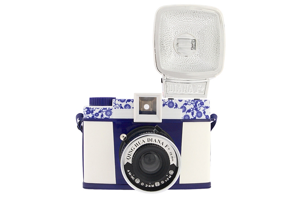 Diana F+ Qing Hua - Front