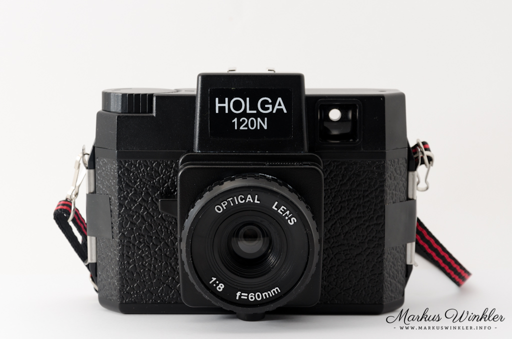 Die Holga 120 N von vorne