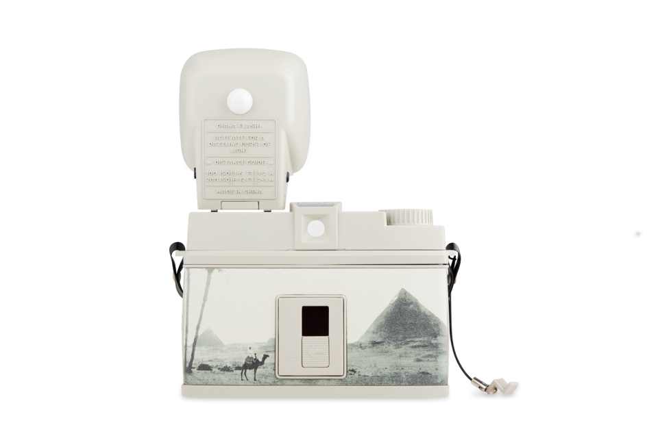 Die Rückseite der Diana F+ Sahara