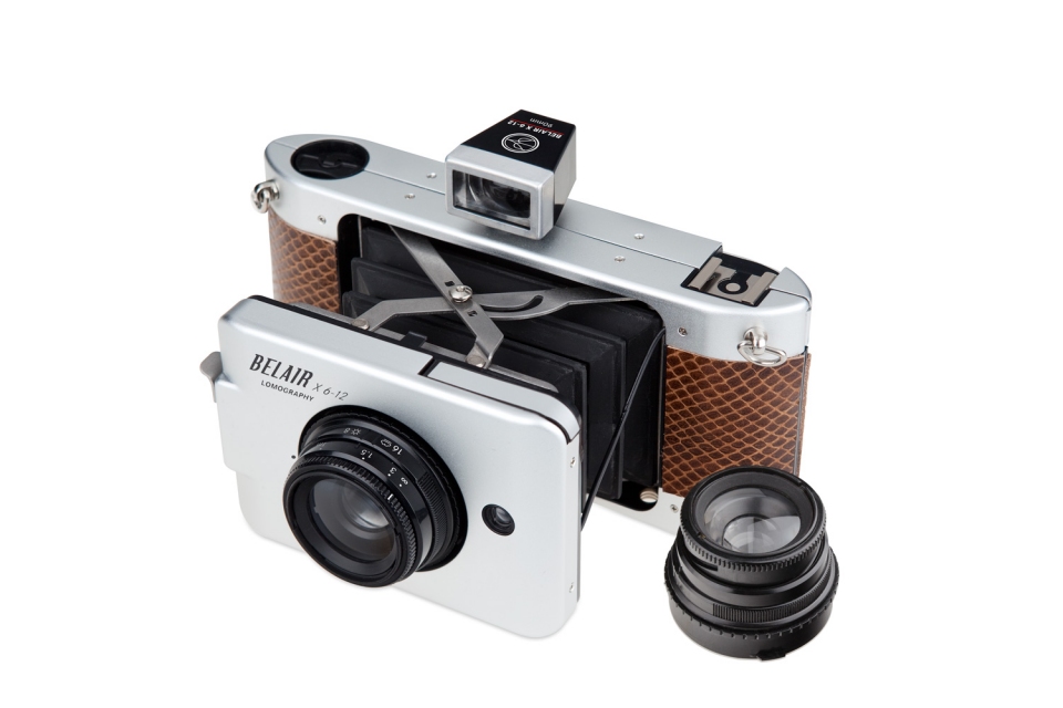 news-belair-globetrotter-with-lens