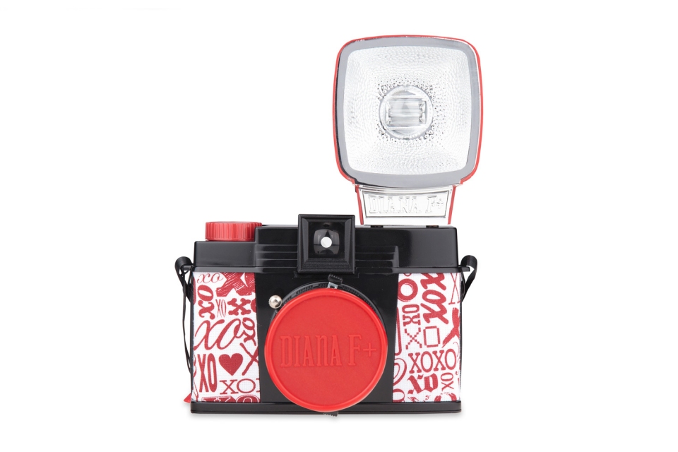 Diana F+ Love Letter mit Objektivschutz