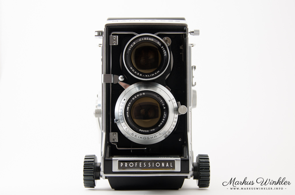 Mamiya C33 - Front