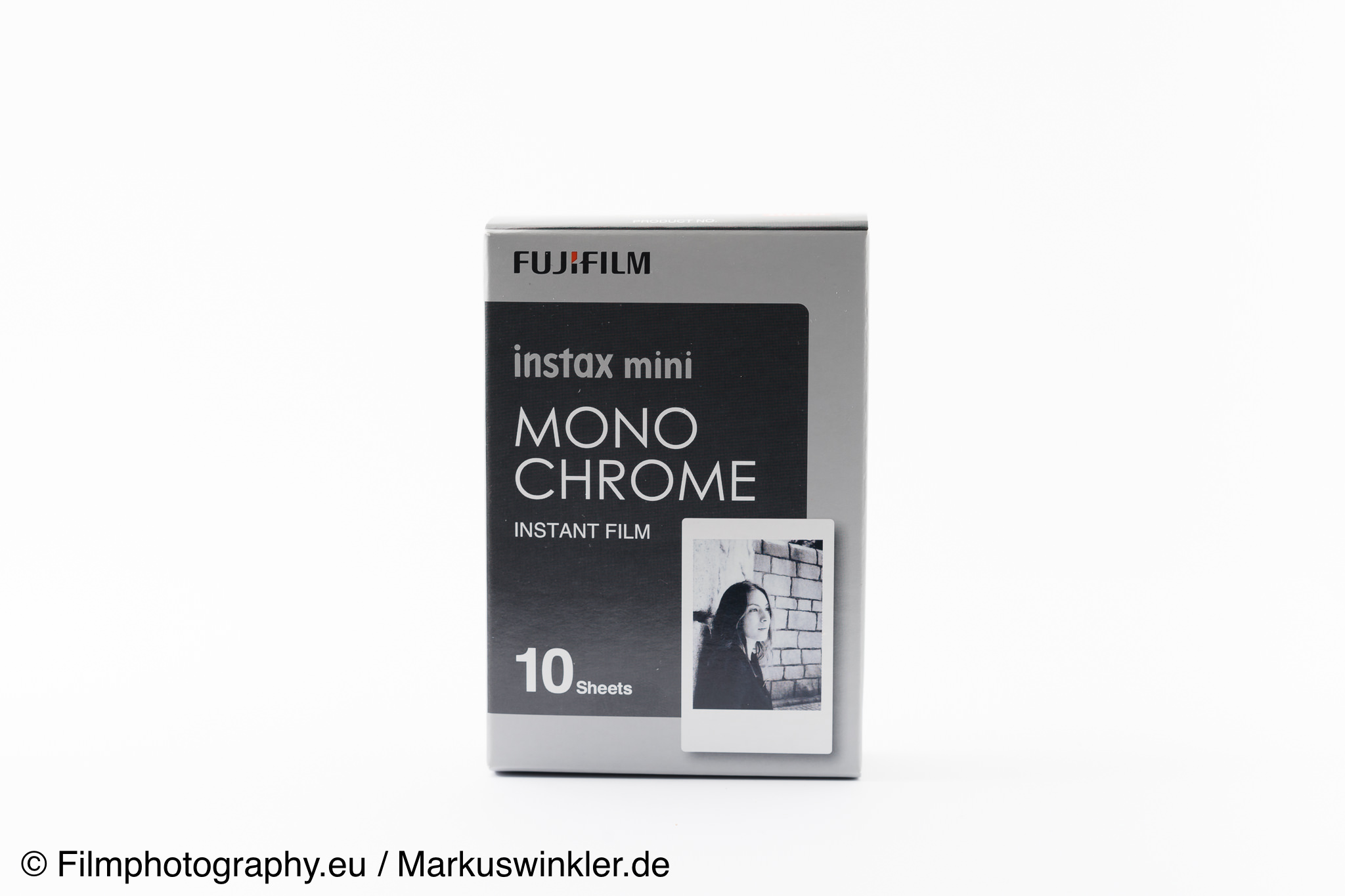 fujifilm-instax-mini-monochrome-sofortbildfilm