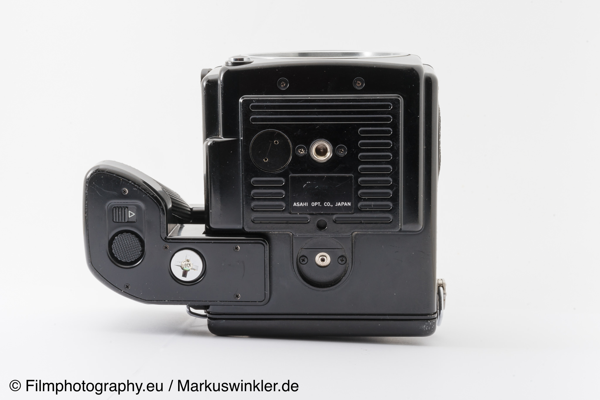 Pentax 645 - Bottom
