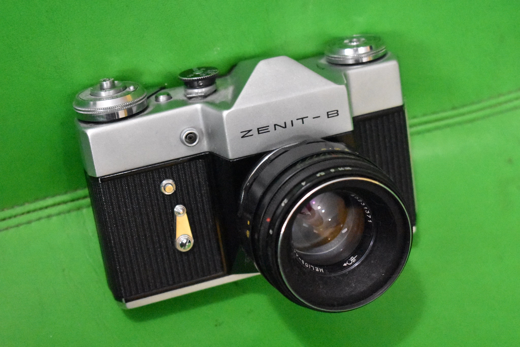 zenit-b-35mm-slr-camera