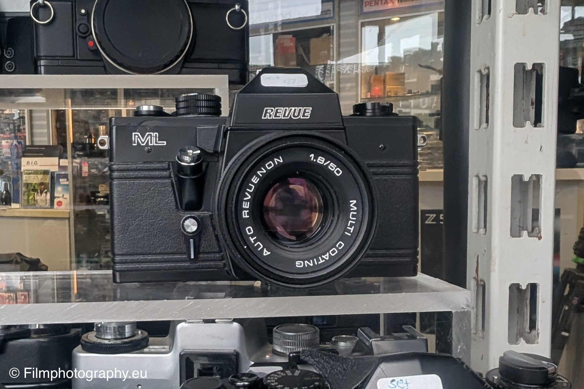 Revue ML 35mm SLR camera with Revuenon 1:1.8/50 lens.