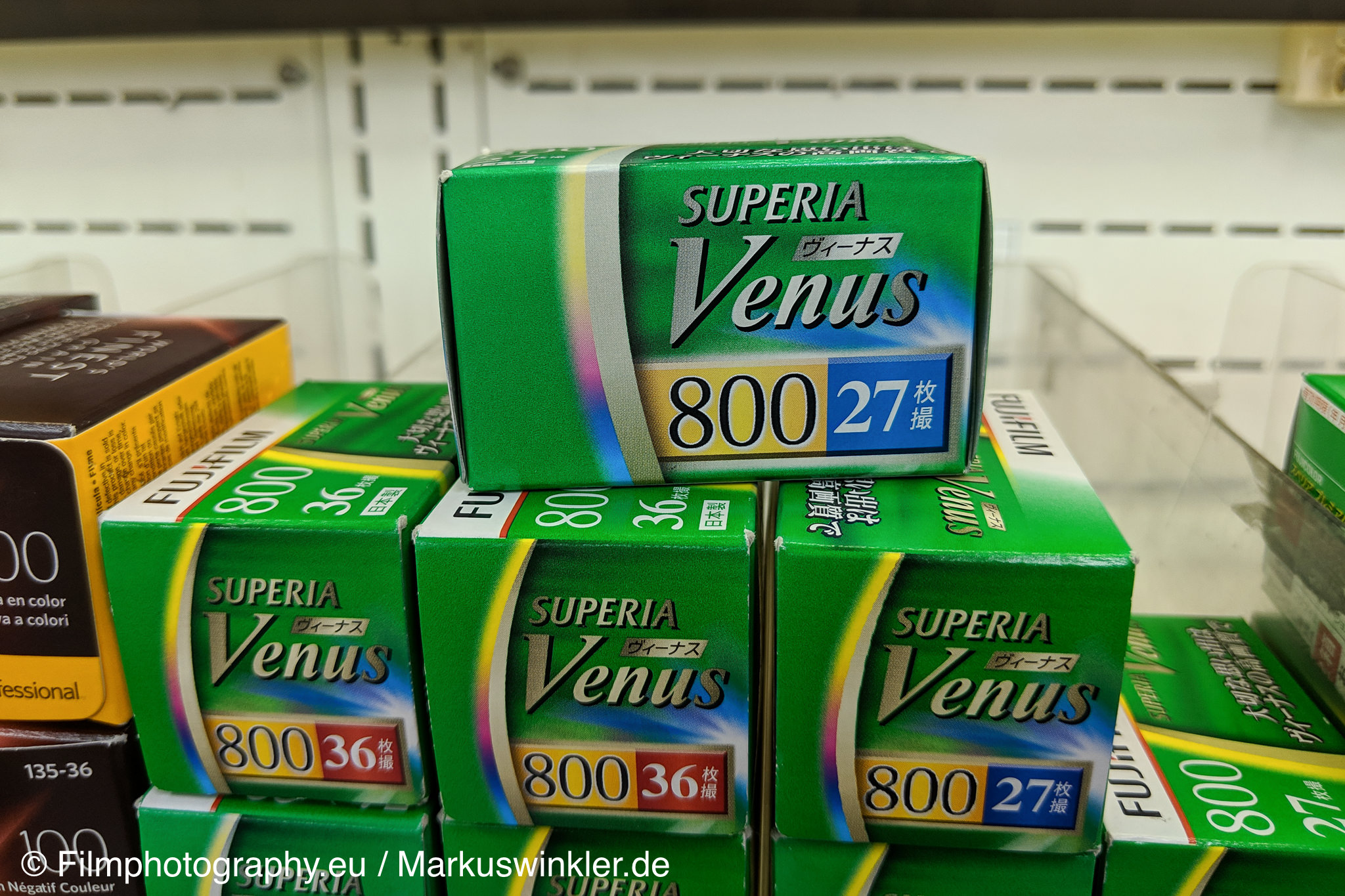 fujifilm-superia-venus-800-35mm