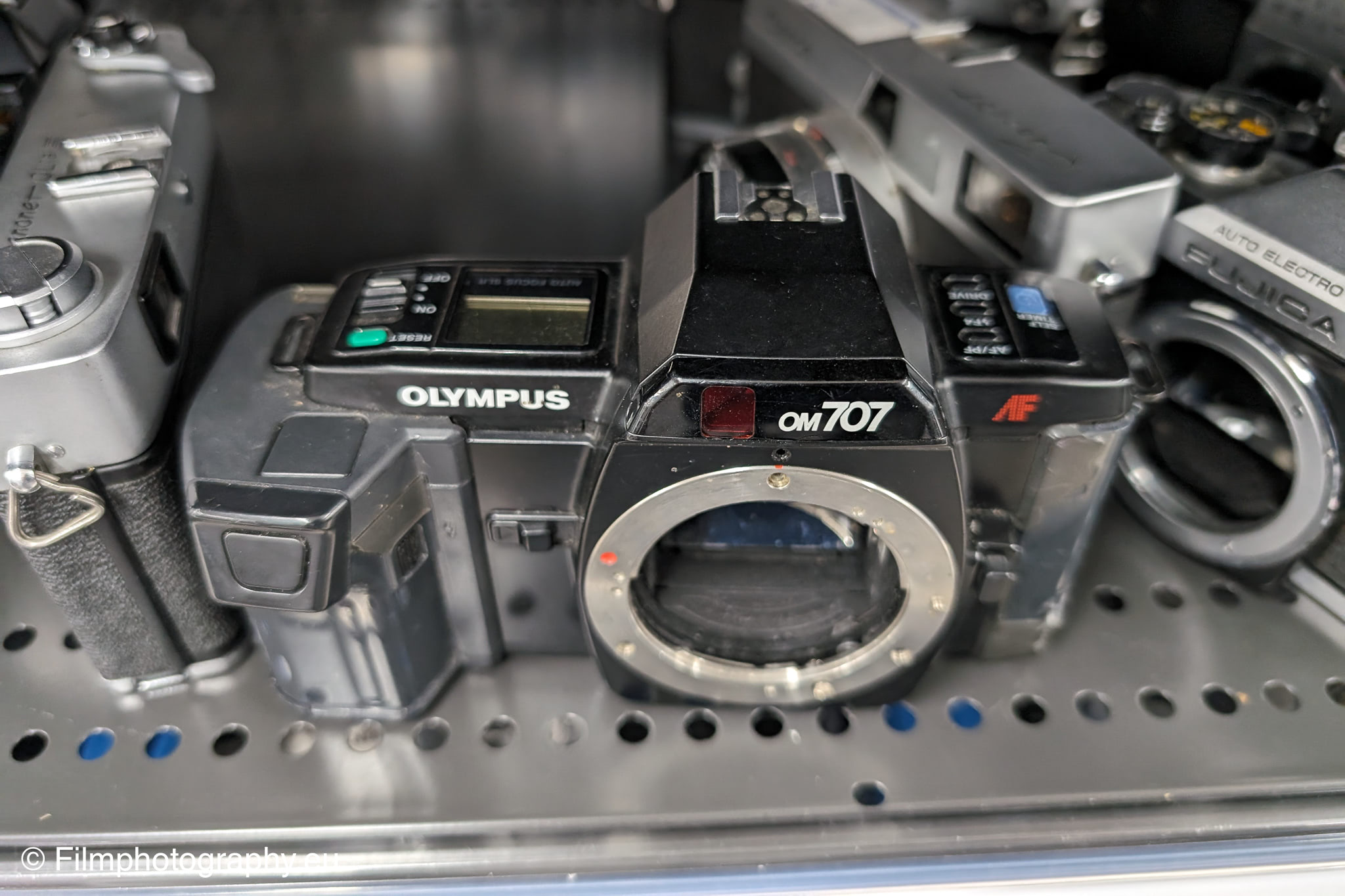 olympus-om-707-af-35mm-slr-film