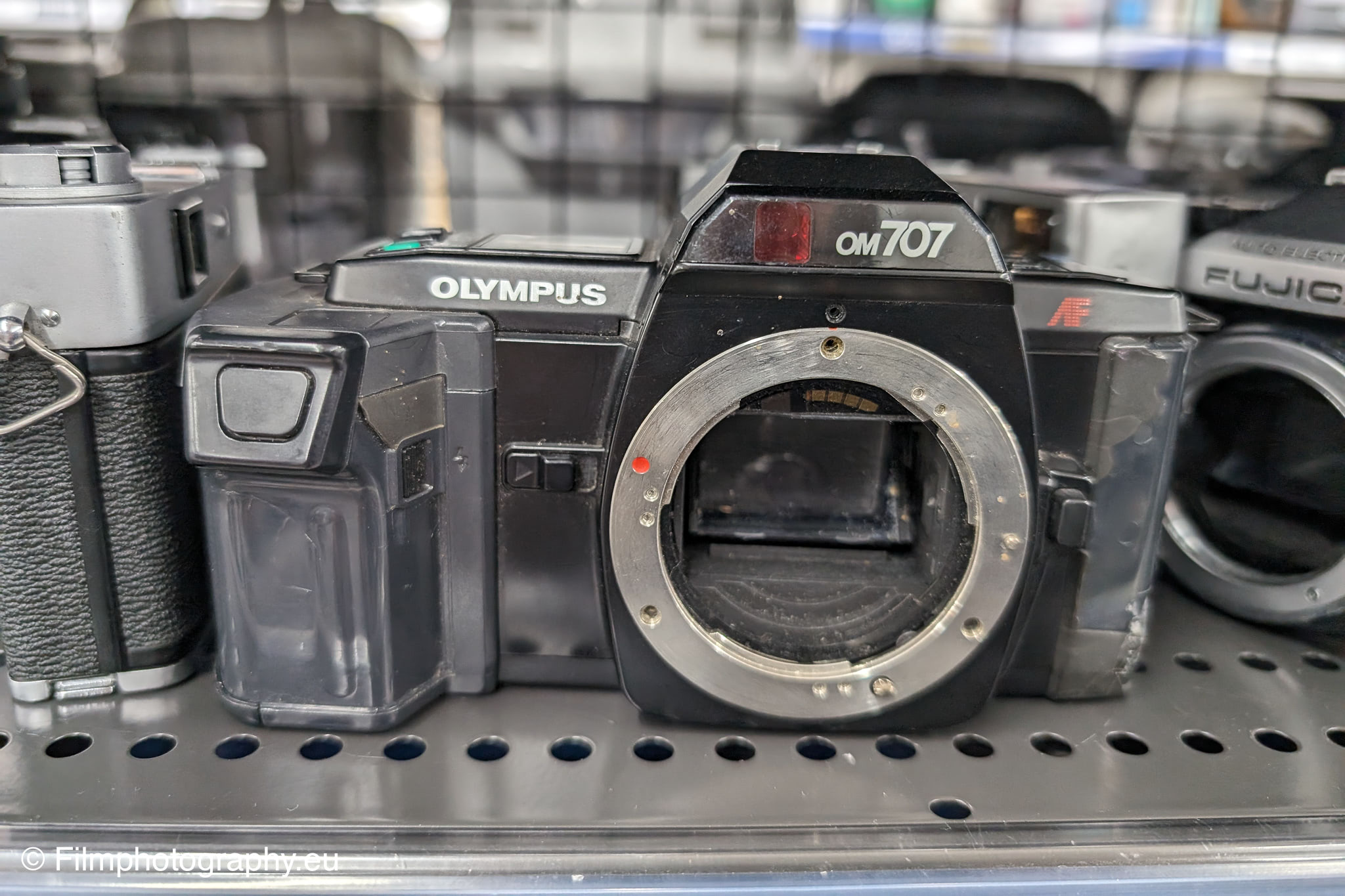 olympus-om-707-af-35mm-slr