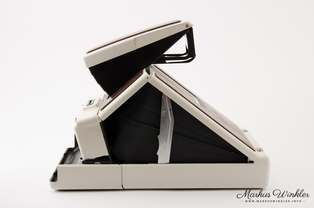 polaroid-sx-70-model-2-white-side