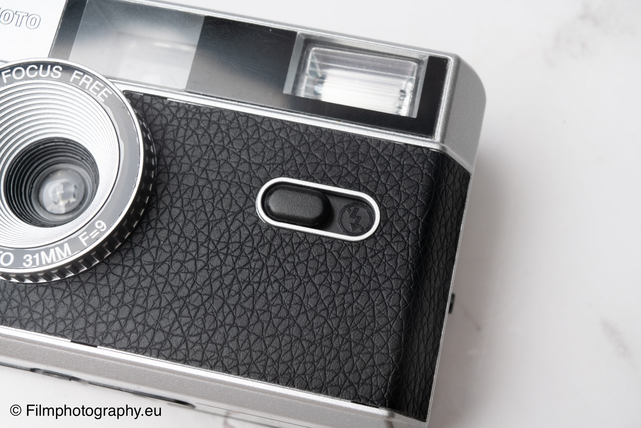 agfaphoto-35mm-reusable-photo-camera-flash