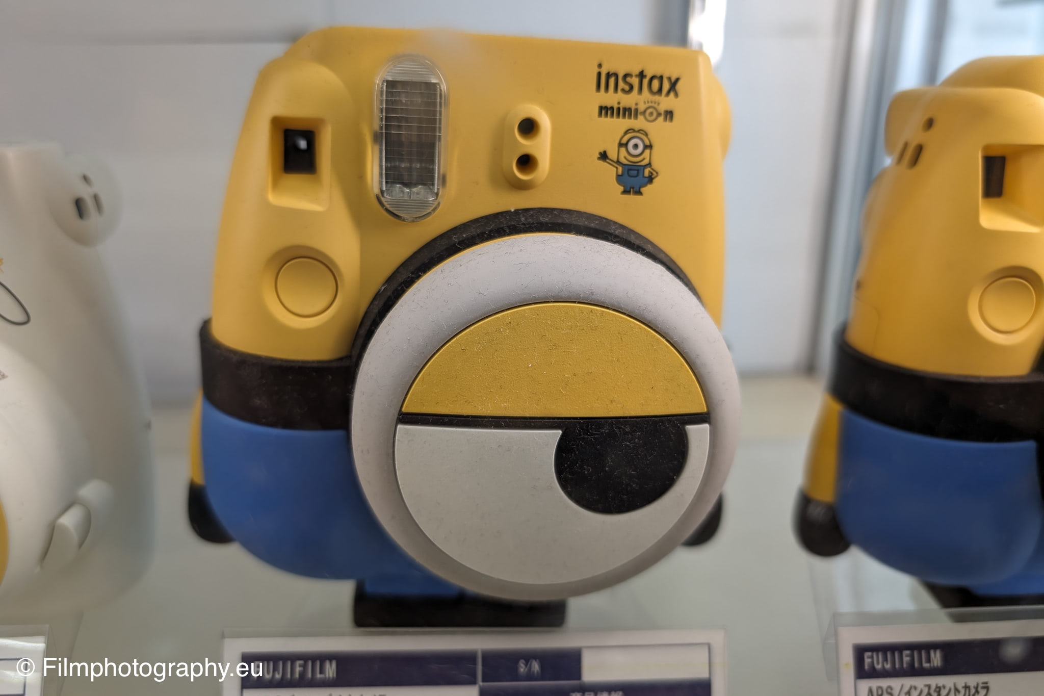 fujifilm-instax-mini-8-minion-edition