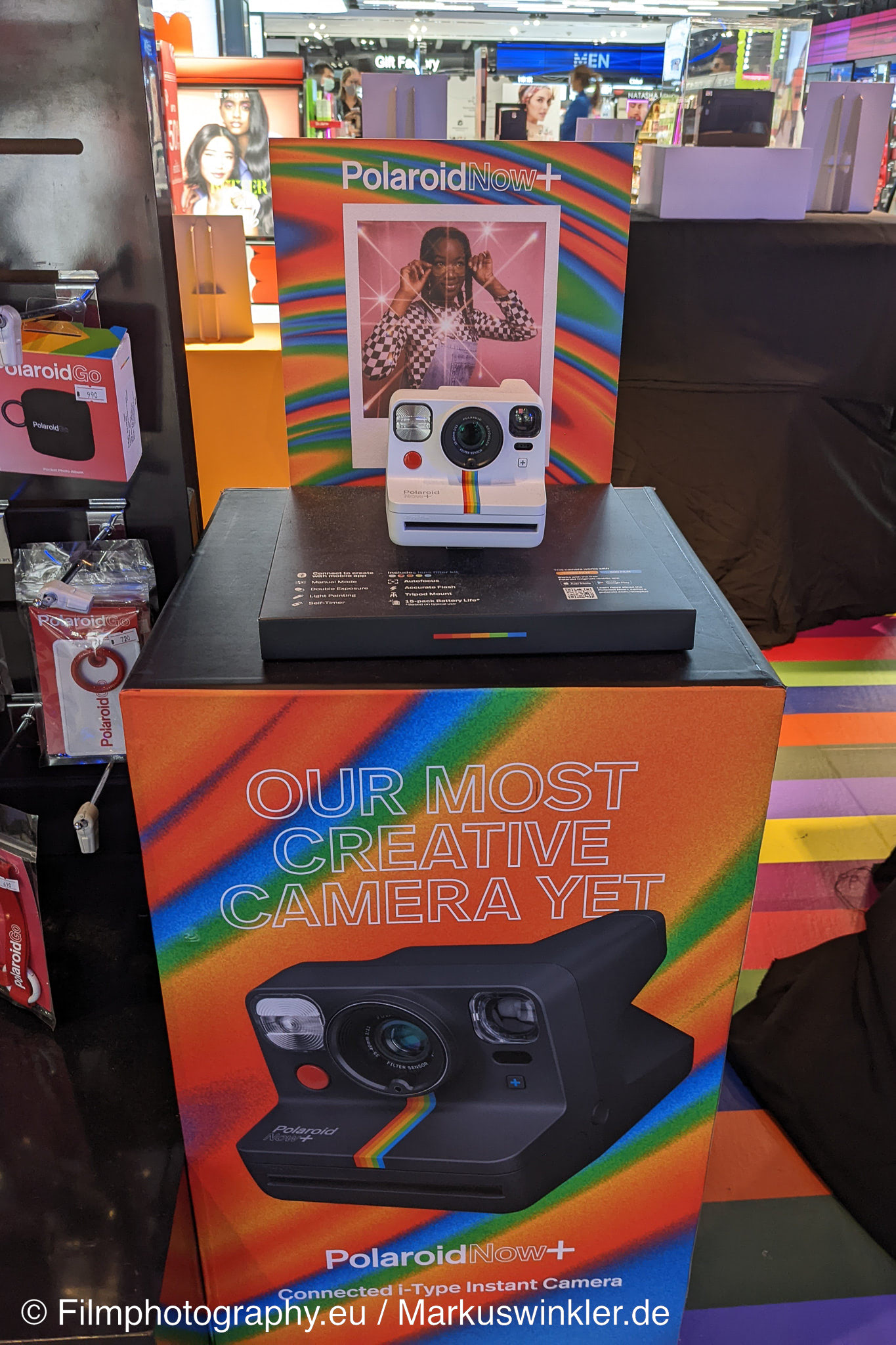 polaroid-now-plus-display