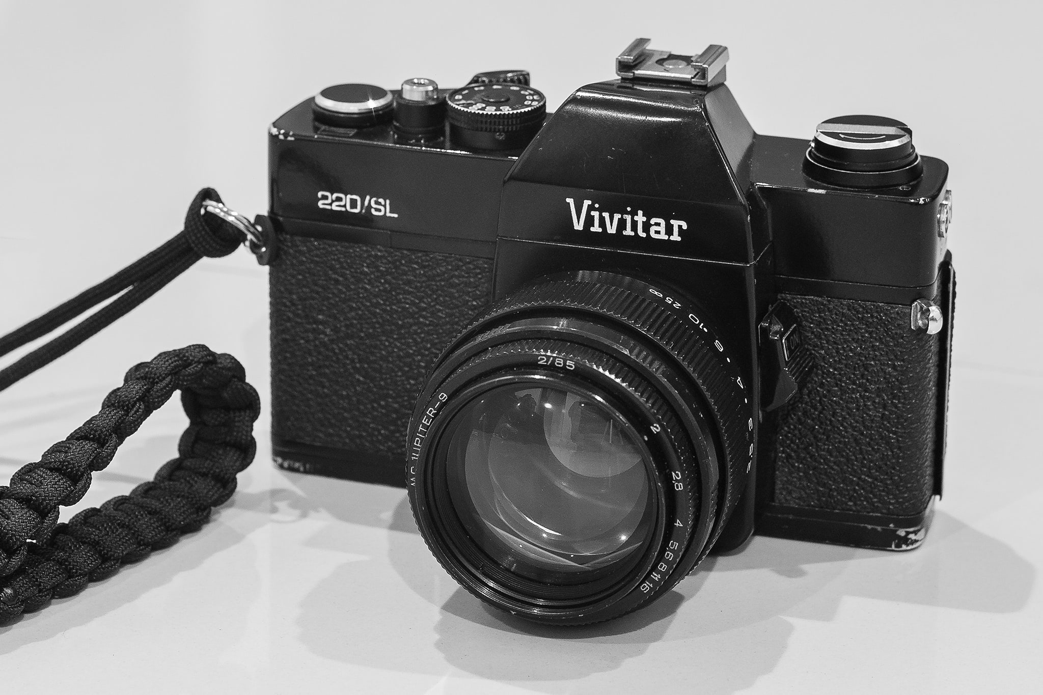 vivitar-220-sl-35mm-slr-camera