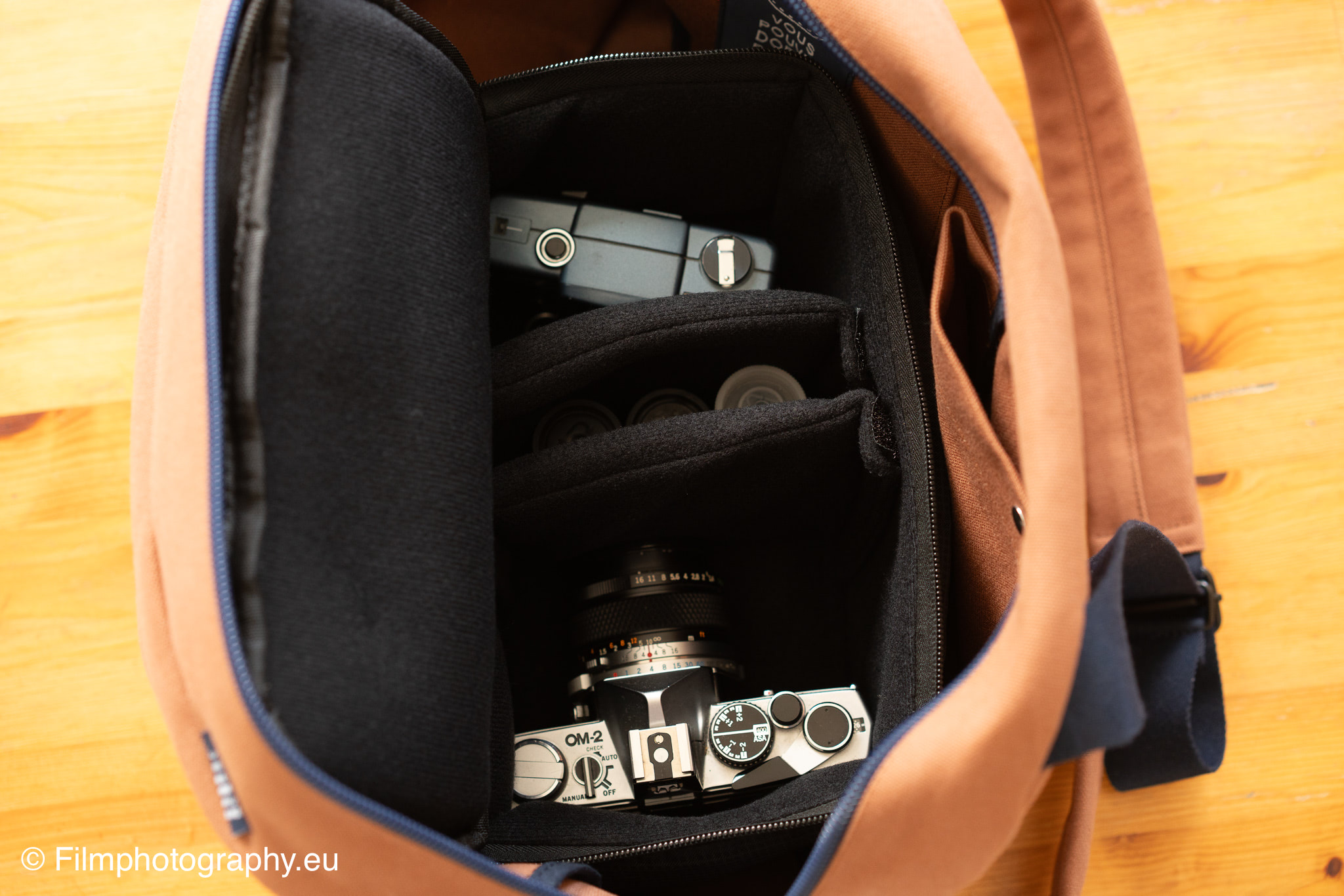 camera-bag-insert-french-backpack-1
