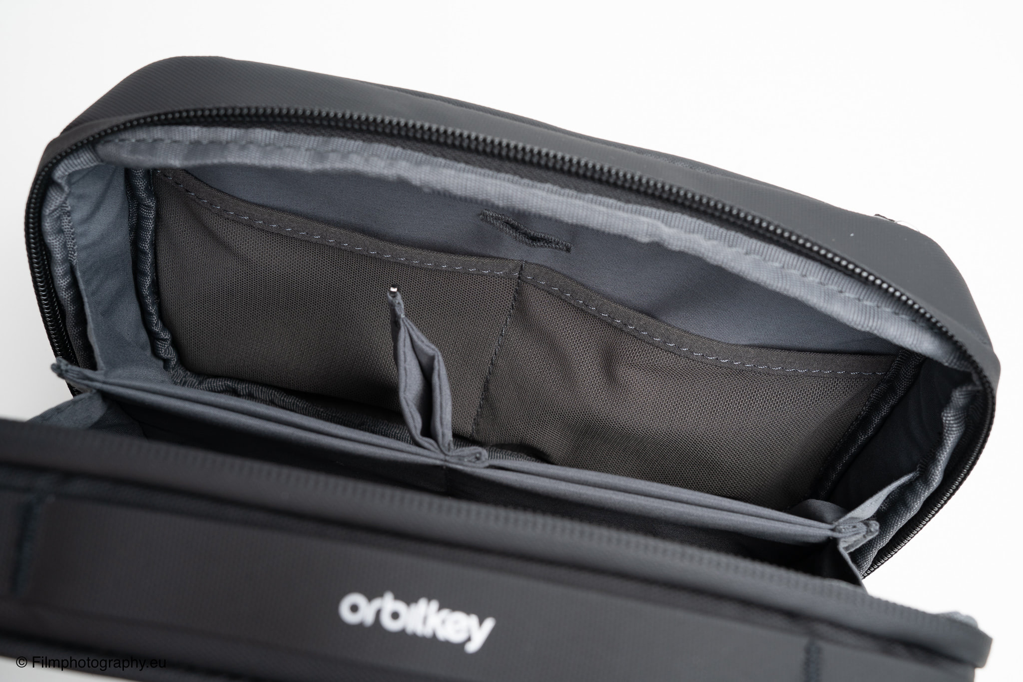 orbitkey-2-in-1-tech-accessory-pouch-review-22