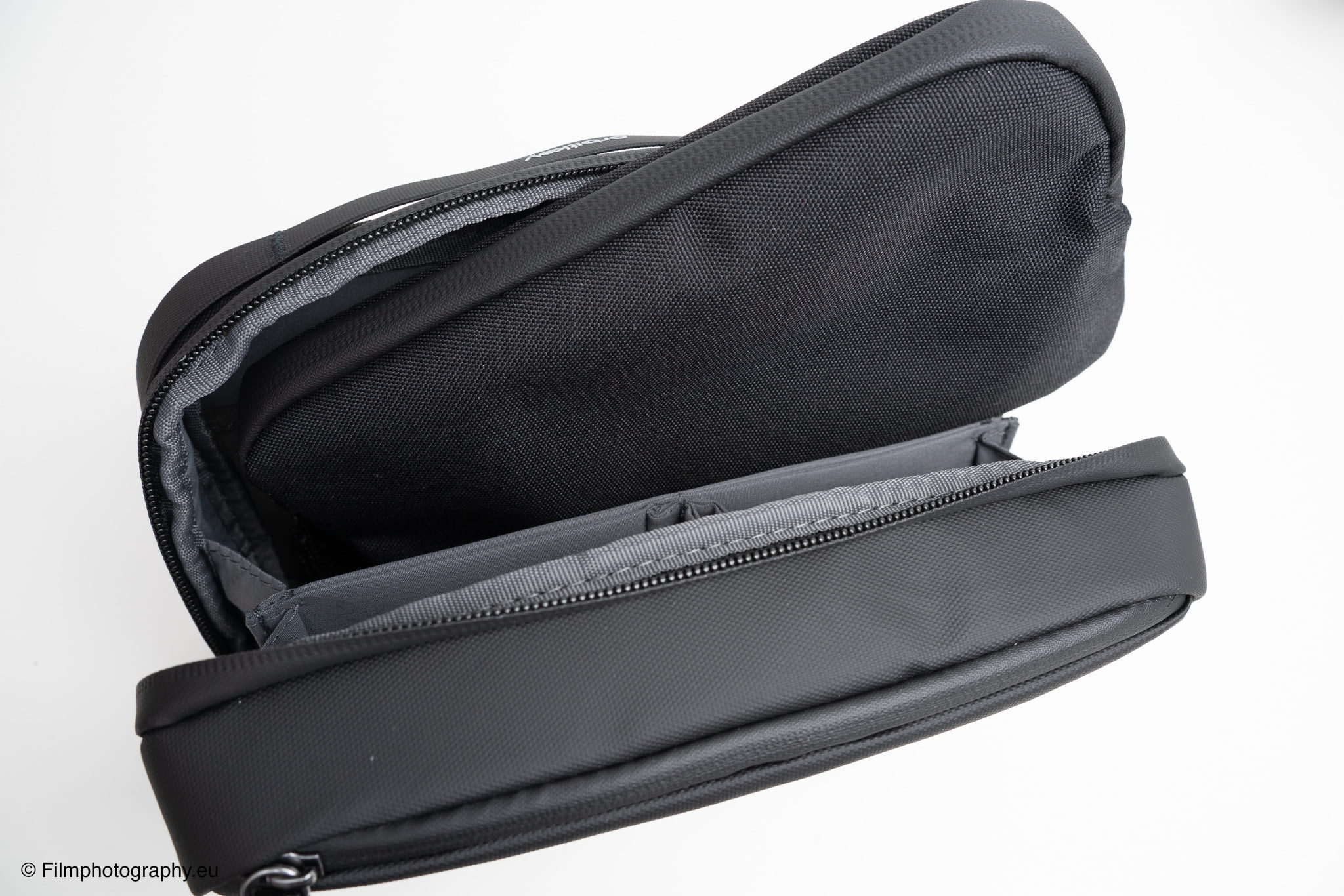 orbitkey-2-in-1-tech-accessory-pouch-review-26