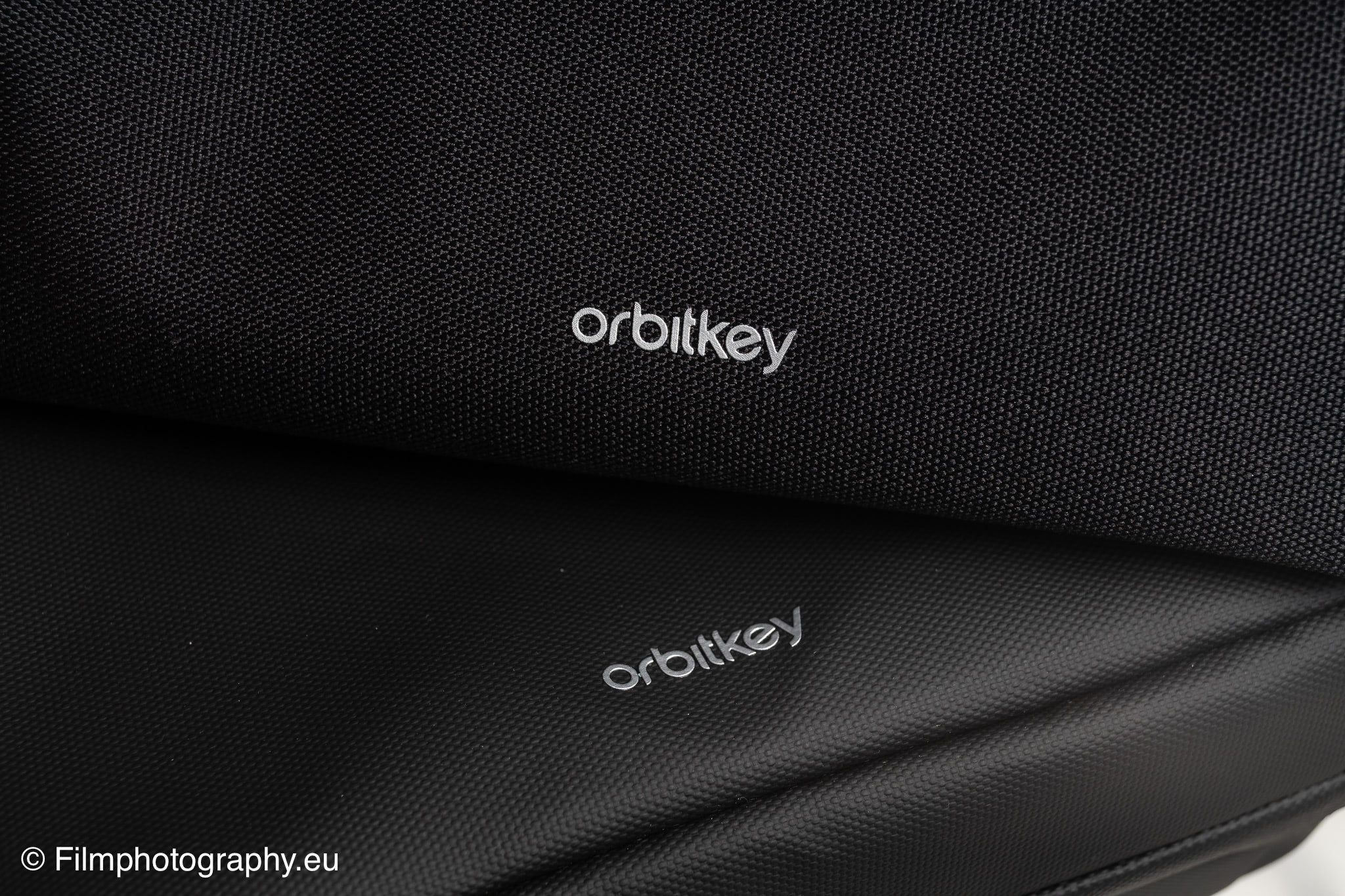 orbitkey-2-in-1-tech-accessory-pouch-review-4