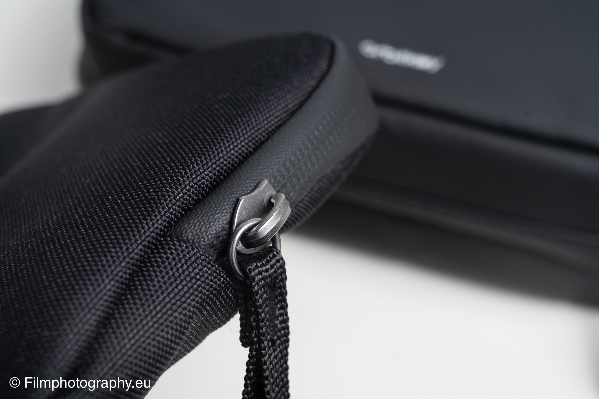 orbitkey-2-in-1-tech-accessory-pouch-review-5