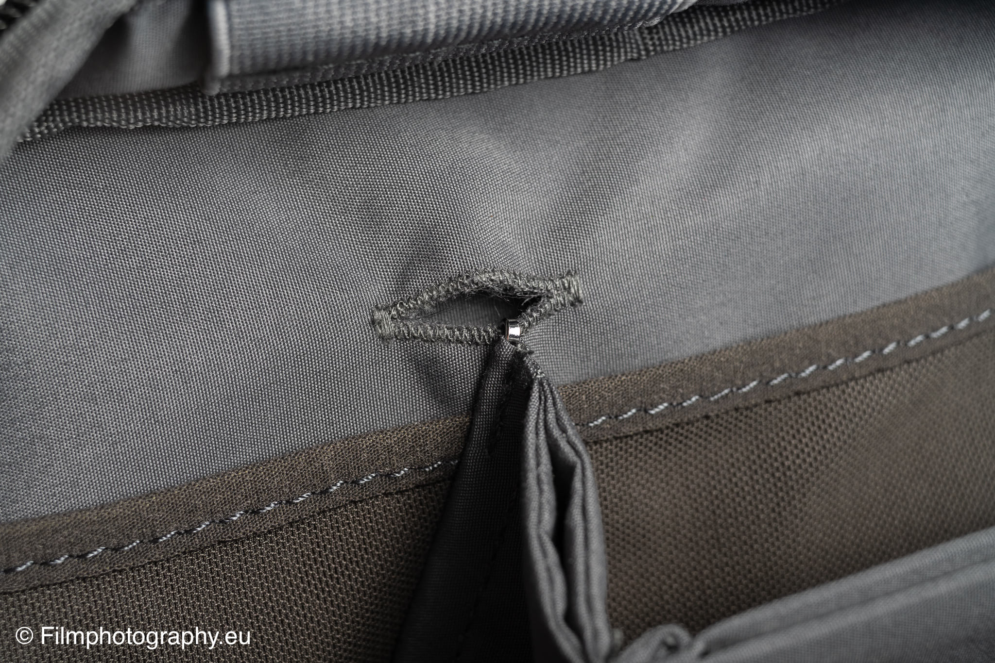 orbitkey-2-in-1-tech-accessory-pouch-review-8