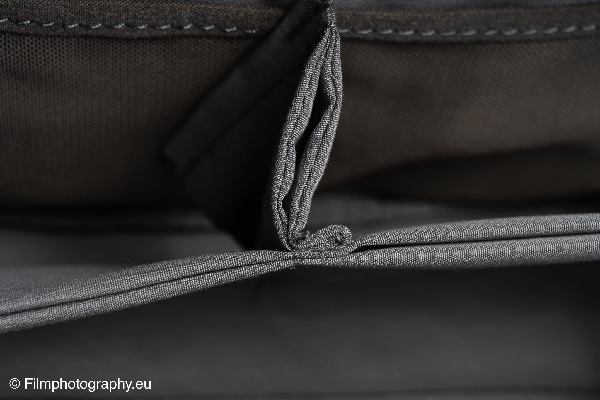 orbitkey-2-in-1-tech-accessory-pouch-review-9