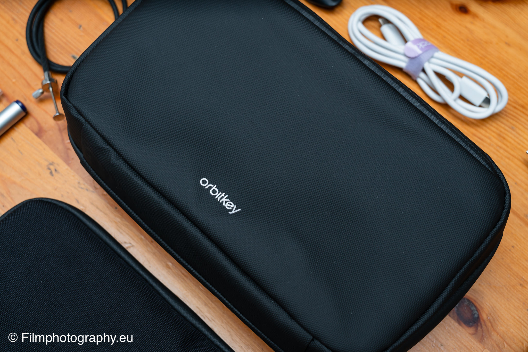 orbitkey-2-in-1-tech-accessory-pouch-review-photography