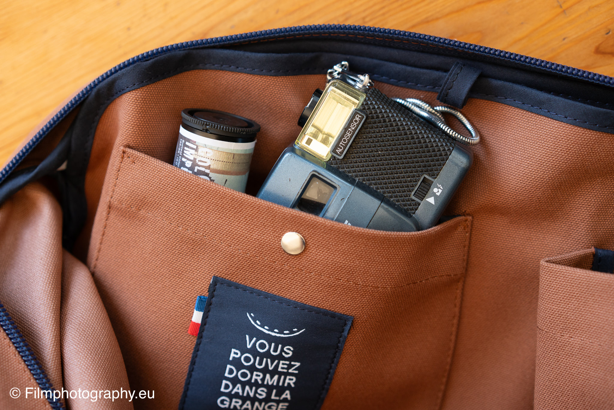 vous-pouvez-dormir-dans-la-grange-backpack-camera