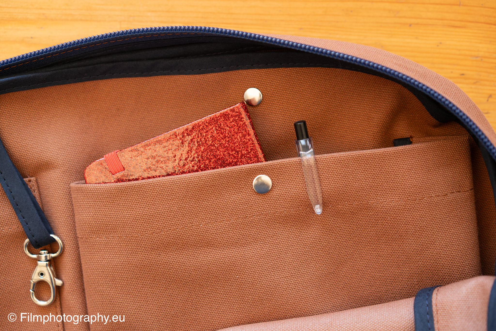 vous-pouvez-dormir-dans-la-grange-backpack-notebook