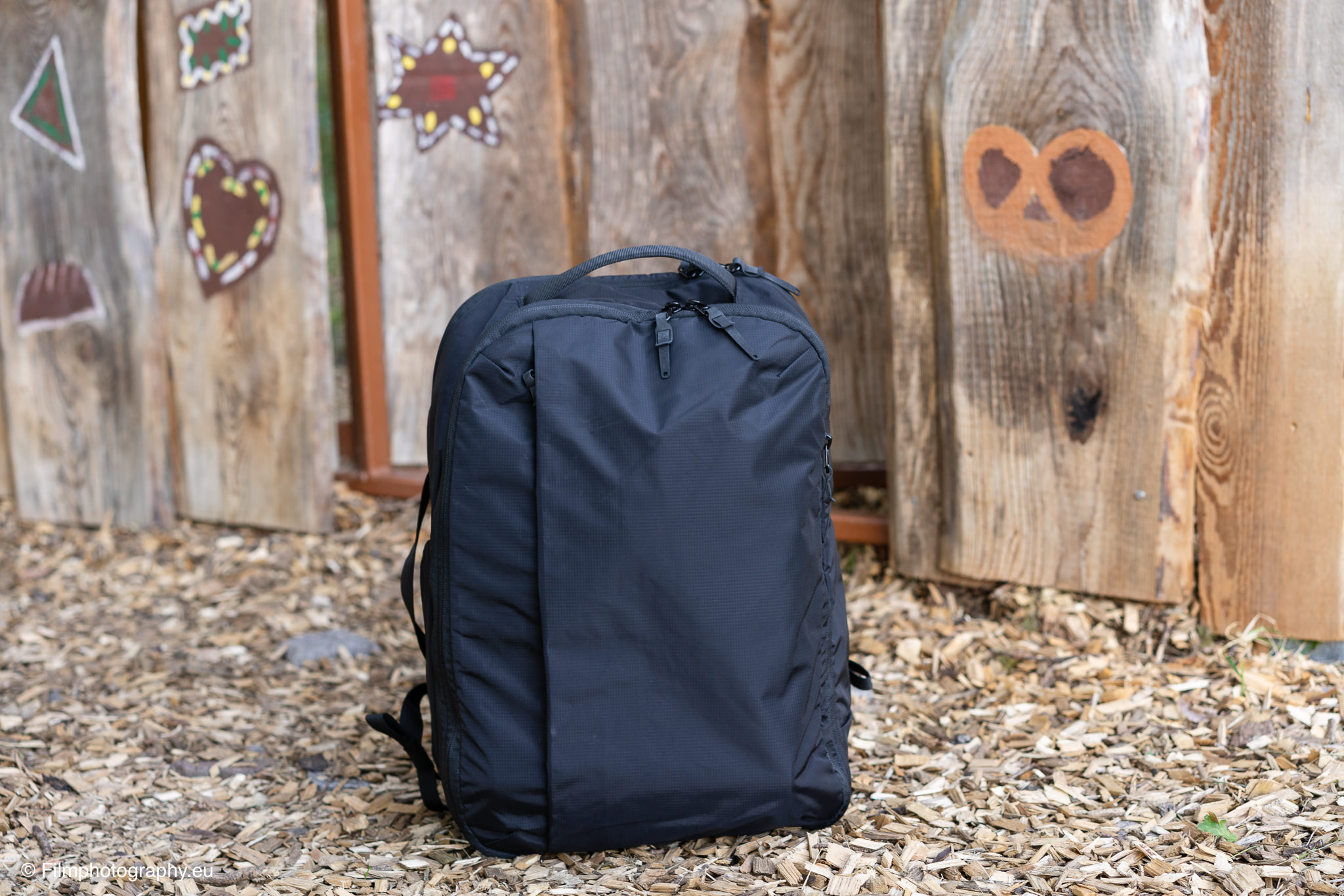 almond-oak-expandable-travel-backpack-review-1