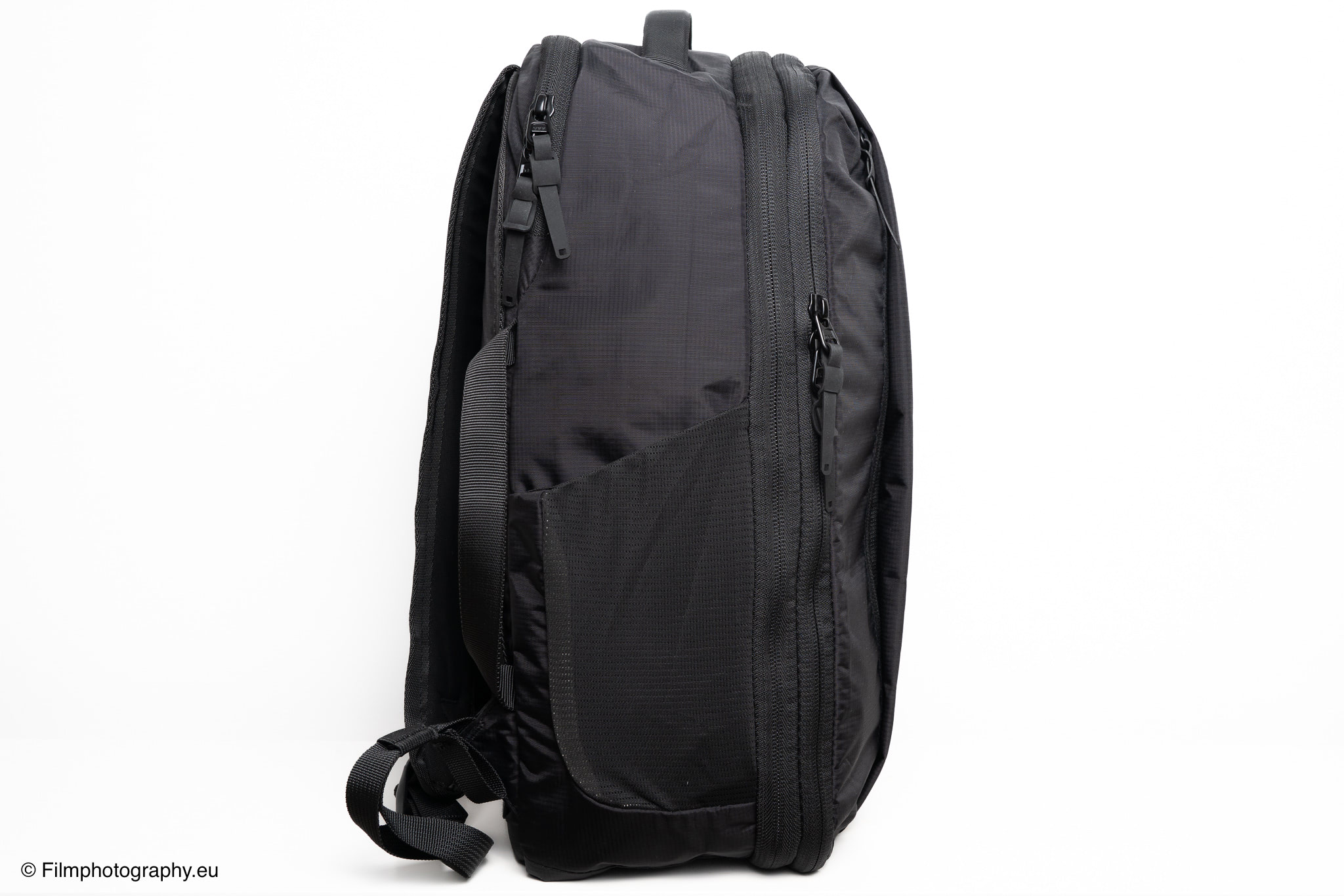 almond-oak-expandable-travel-backpack-review-11