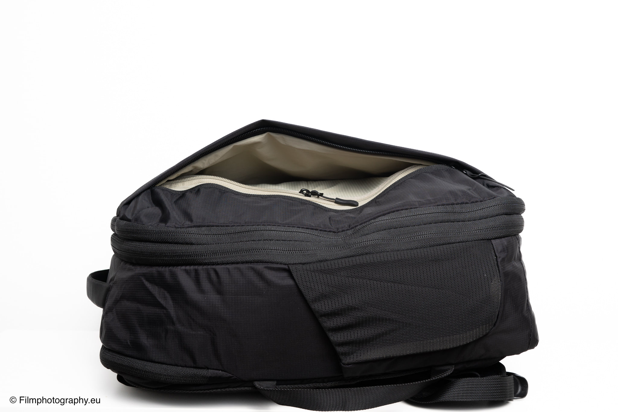 almond-oak-expandable-travel-backpack-review-19