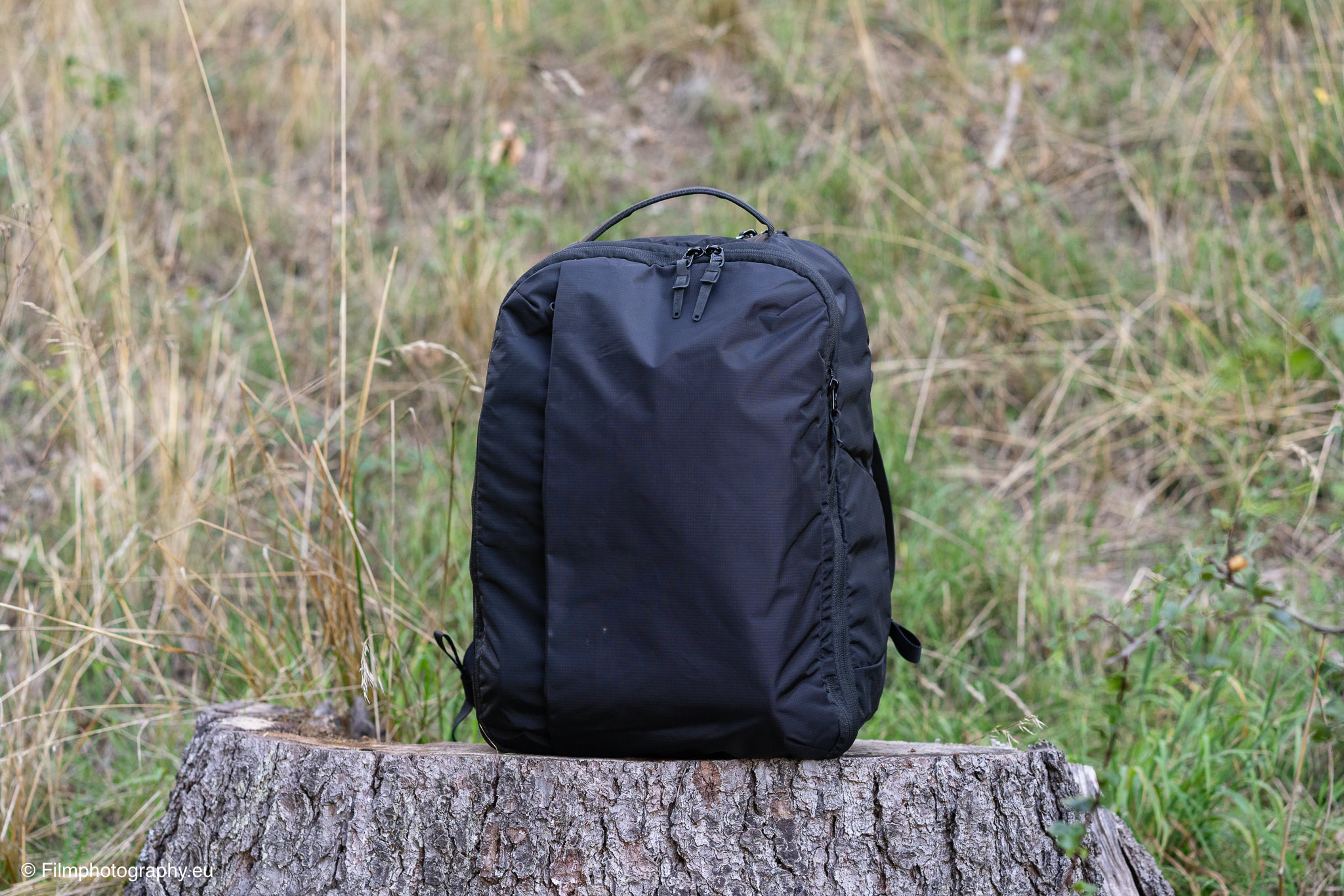 almond-oak-expandable-travel-backpack-review-2
