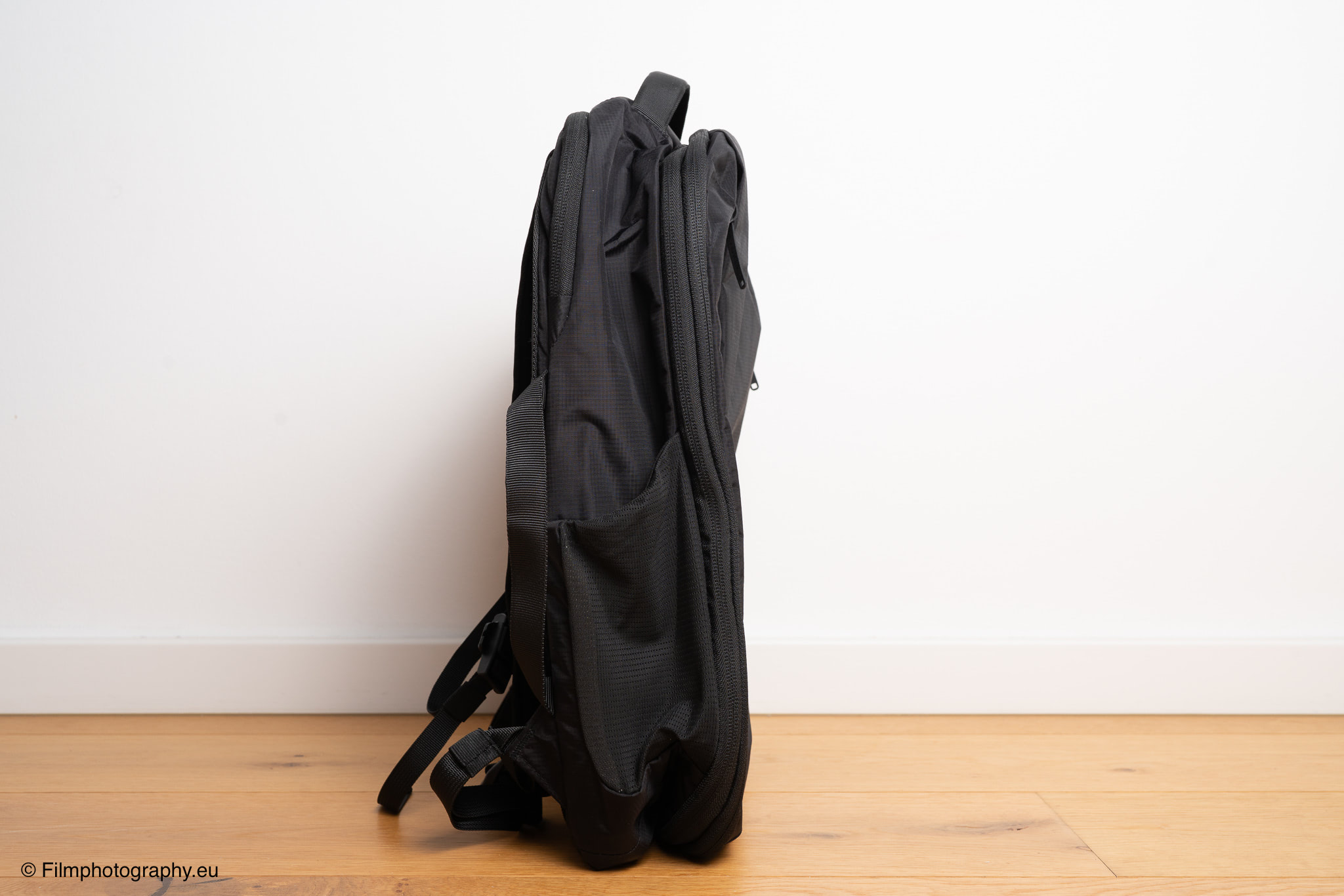 almond-oak-expandable-travel-backpack-review-2