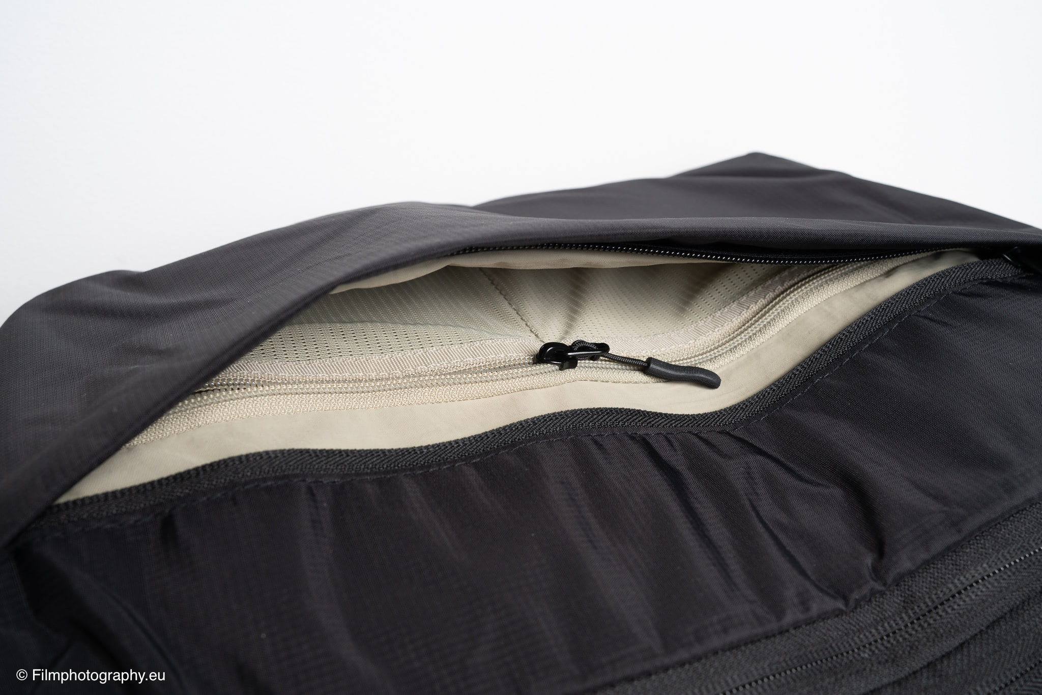 almond-oak-expandable-travel-backpack-review-21