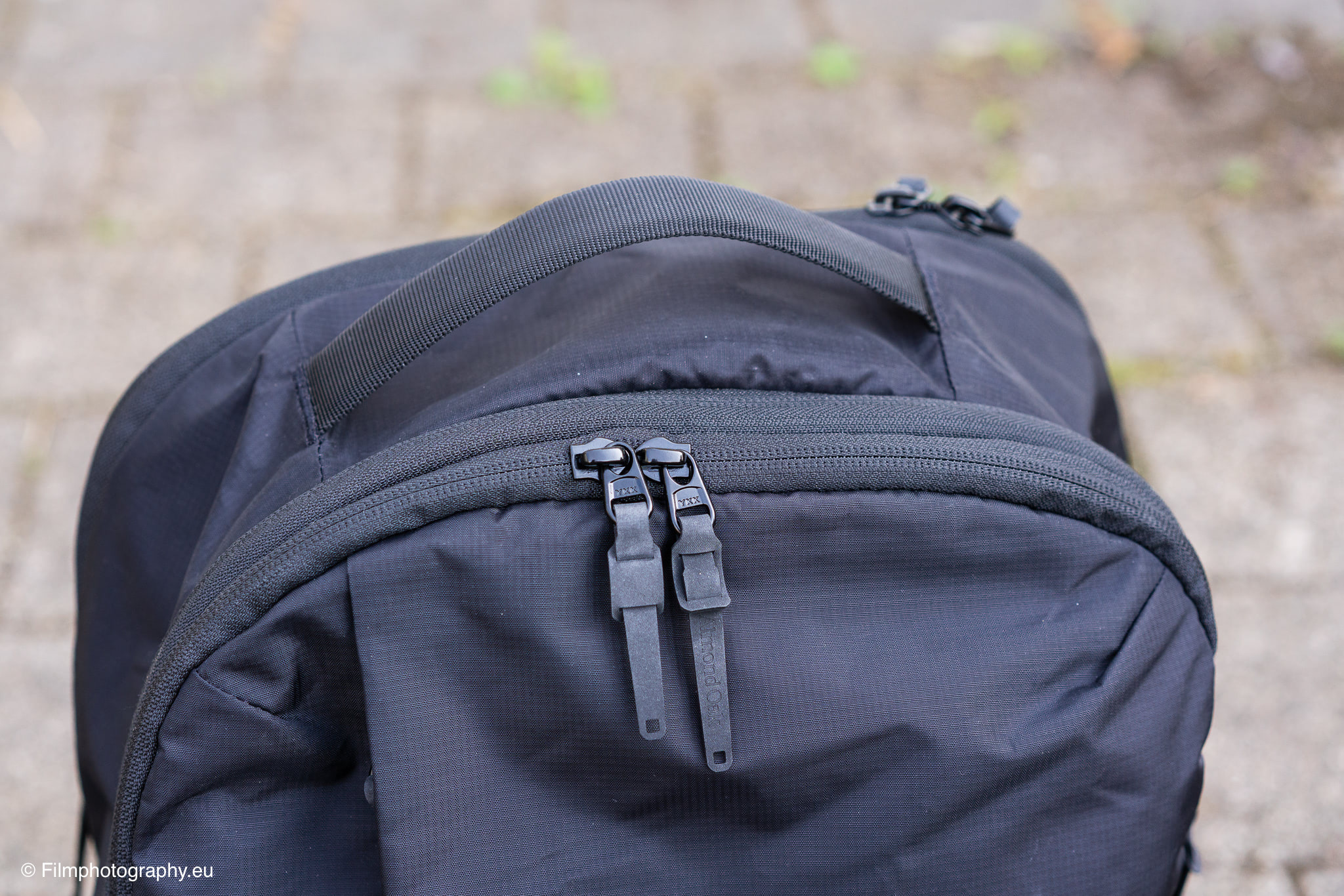 almond-oak-expandable-travel-backpack-review-4