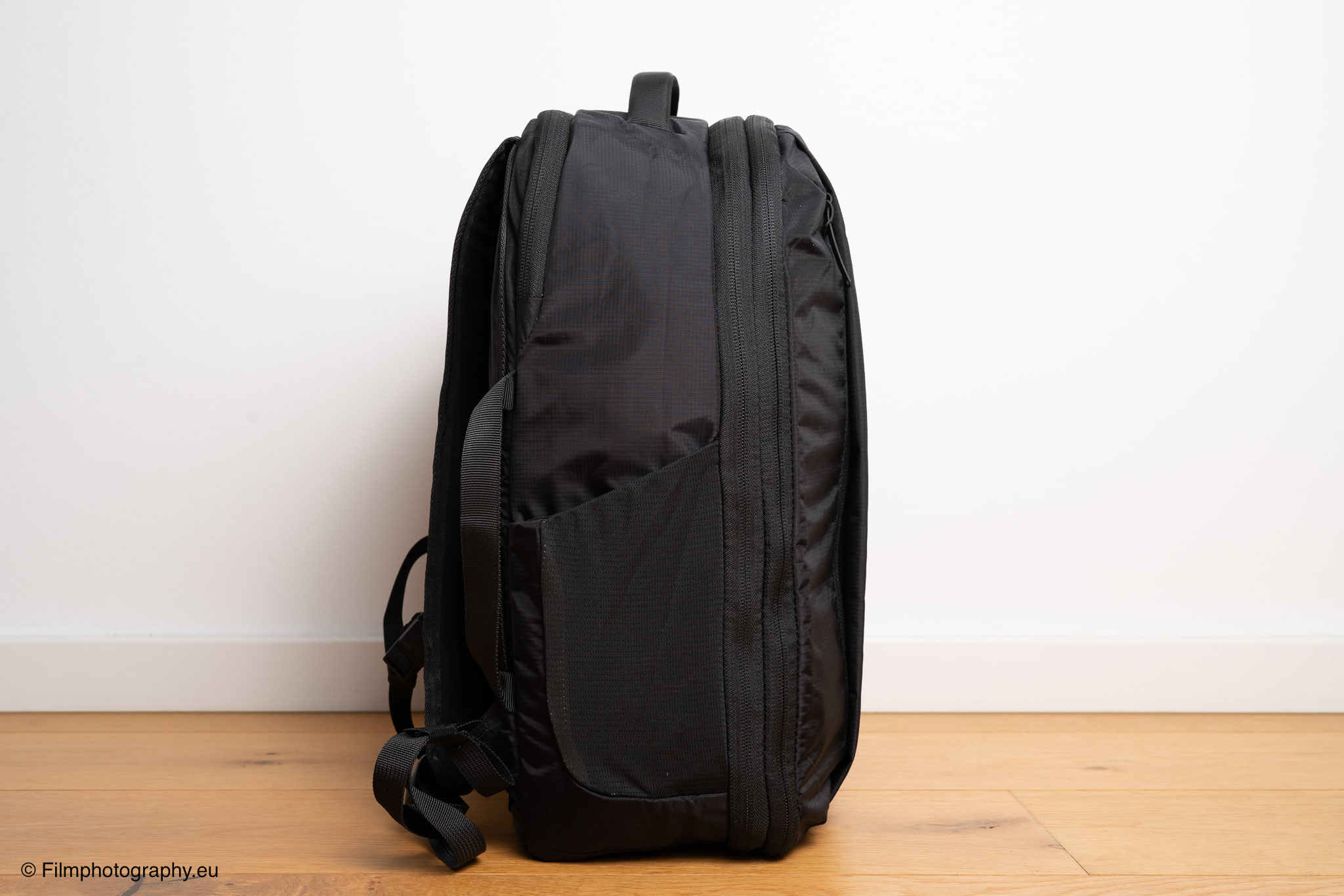 almond-oak-expandable-travel-backpack-review-5