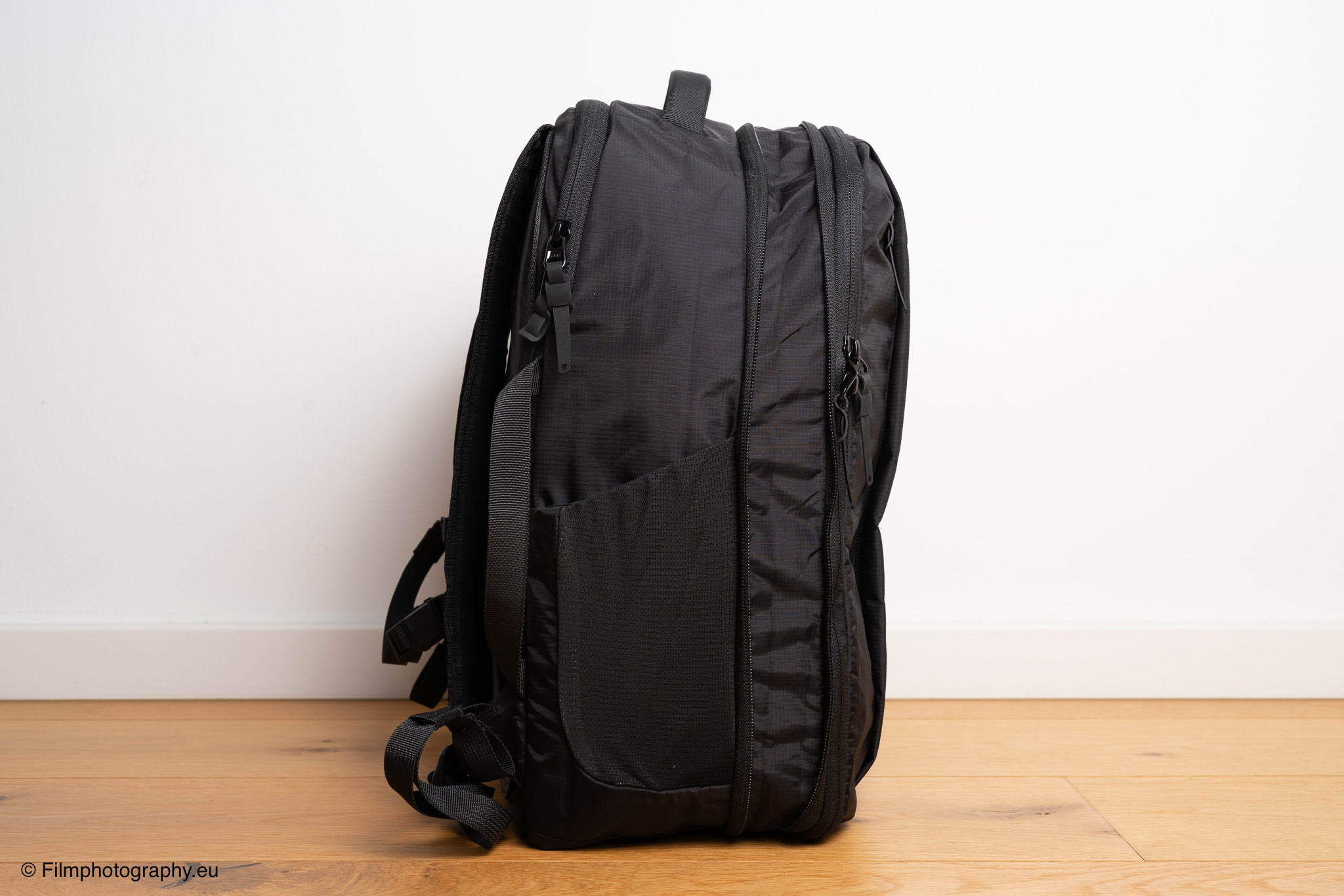 almond-oak-expandable-travel-backpack-review-8