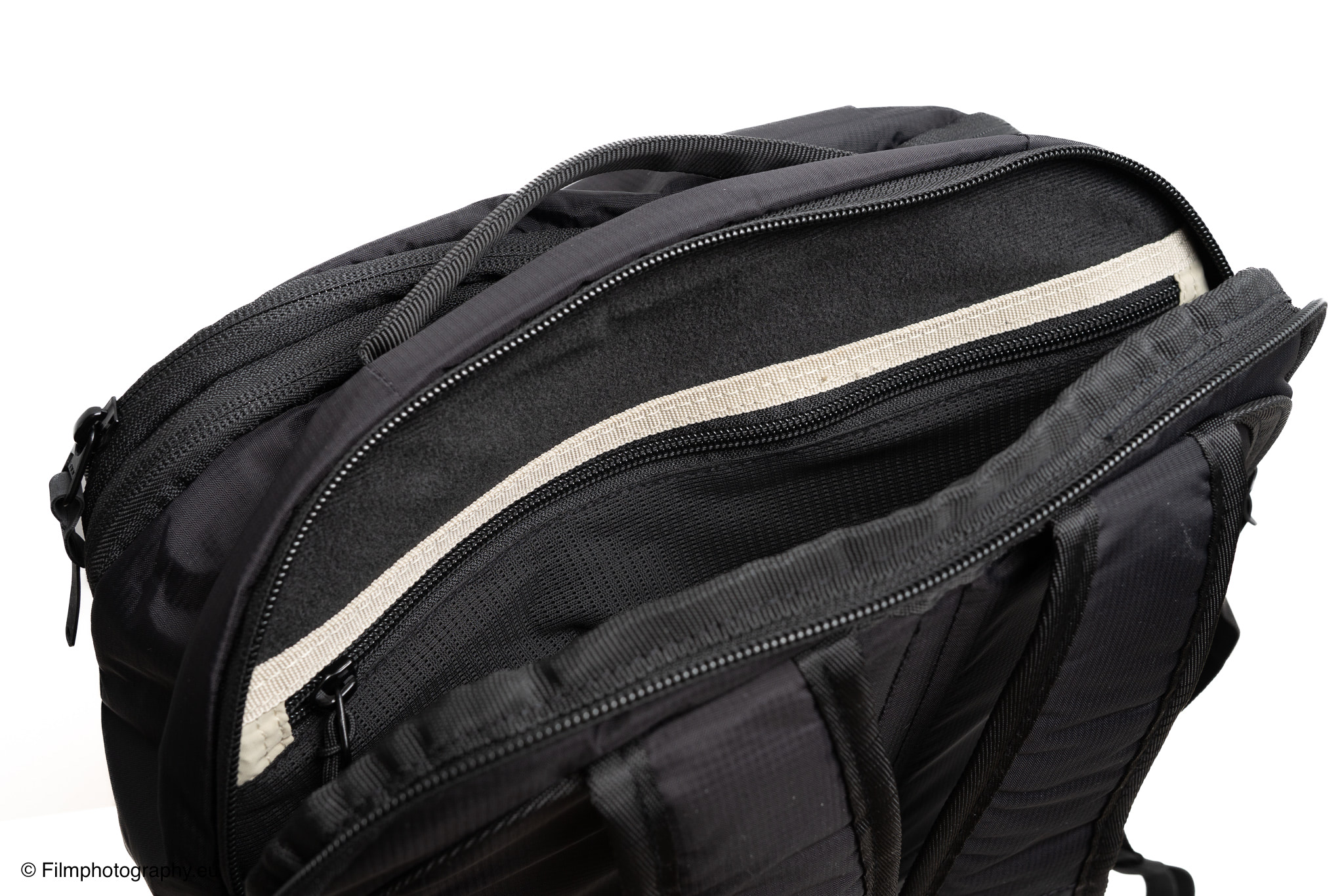 almond-oak-expandable-travel-backpack-review-laptop-1