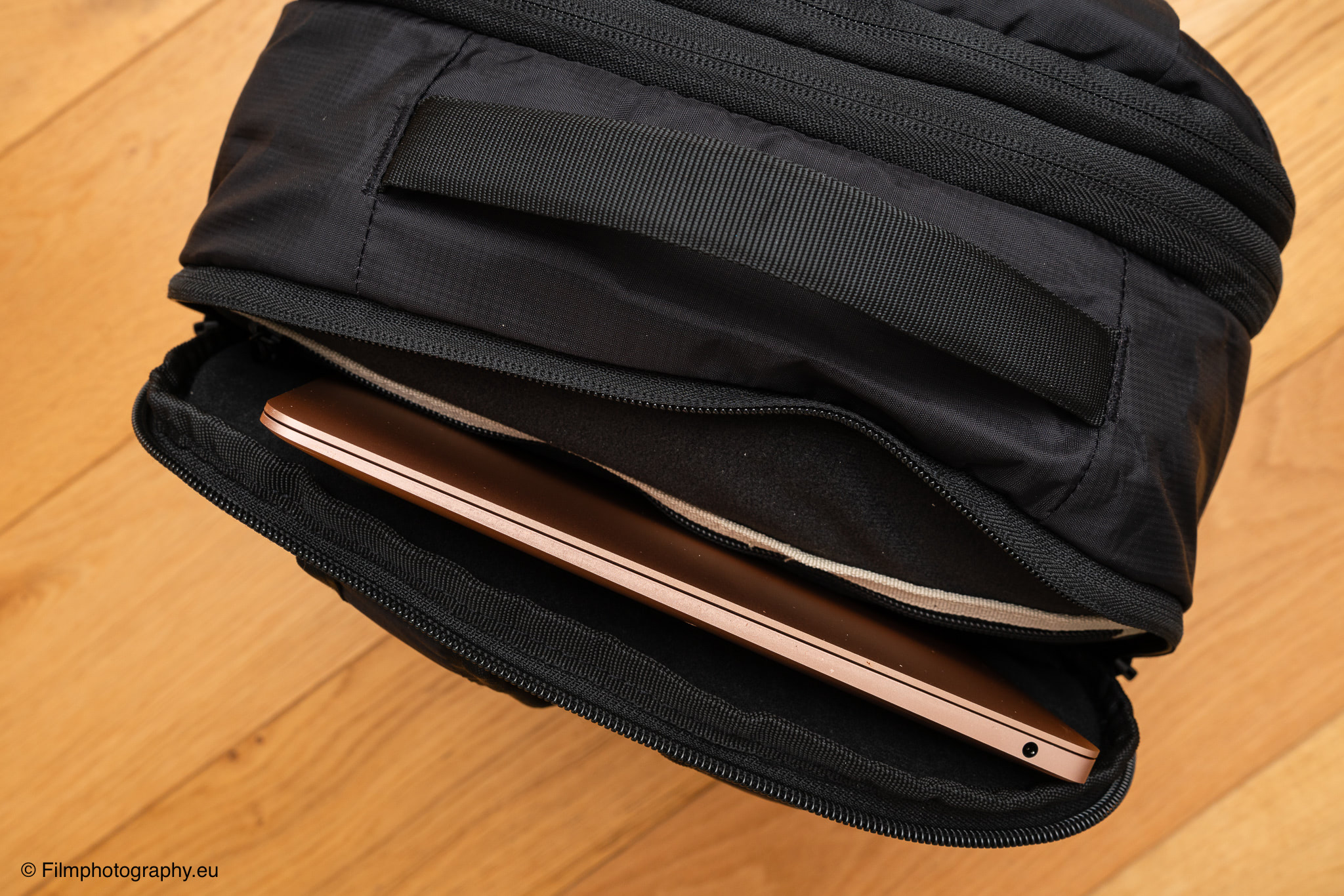 almond-oak-expandable-travel-backpack-review-laptop-2