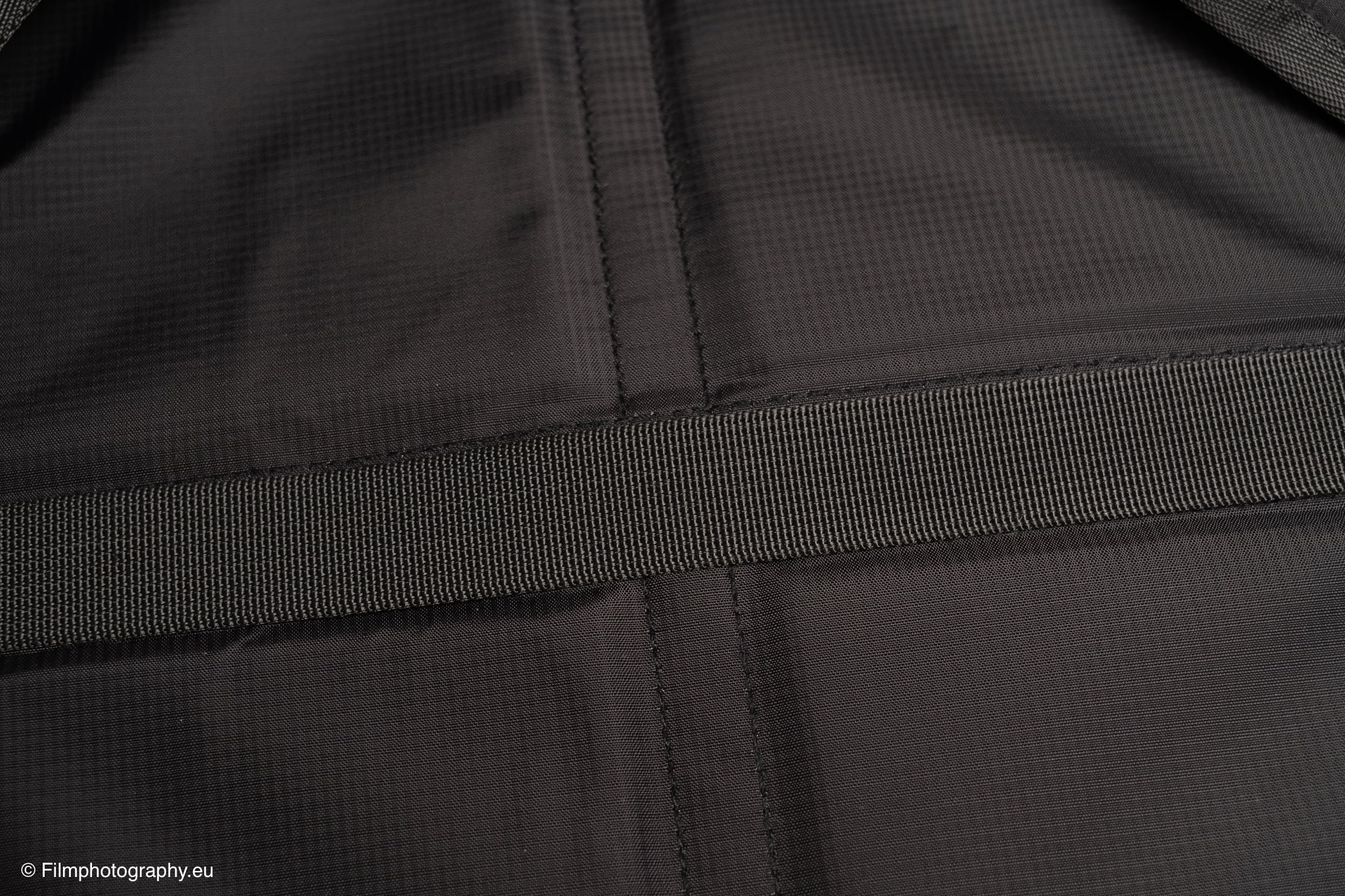 almond-oak-expandable-travel-backpack-review-luggage-strap