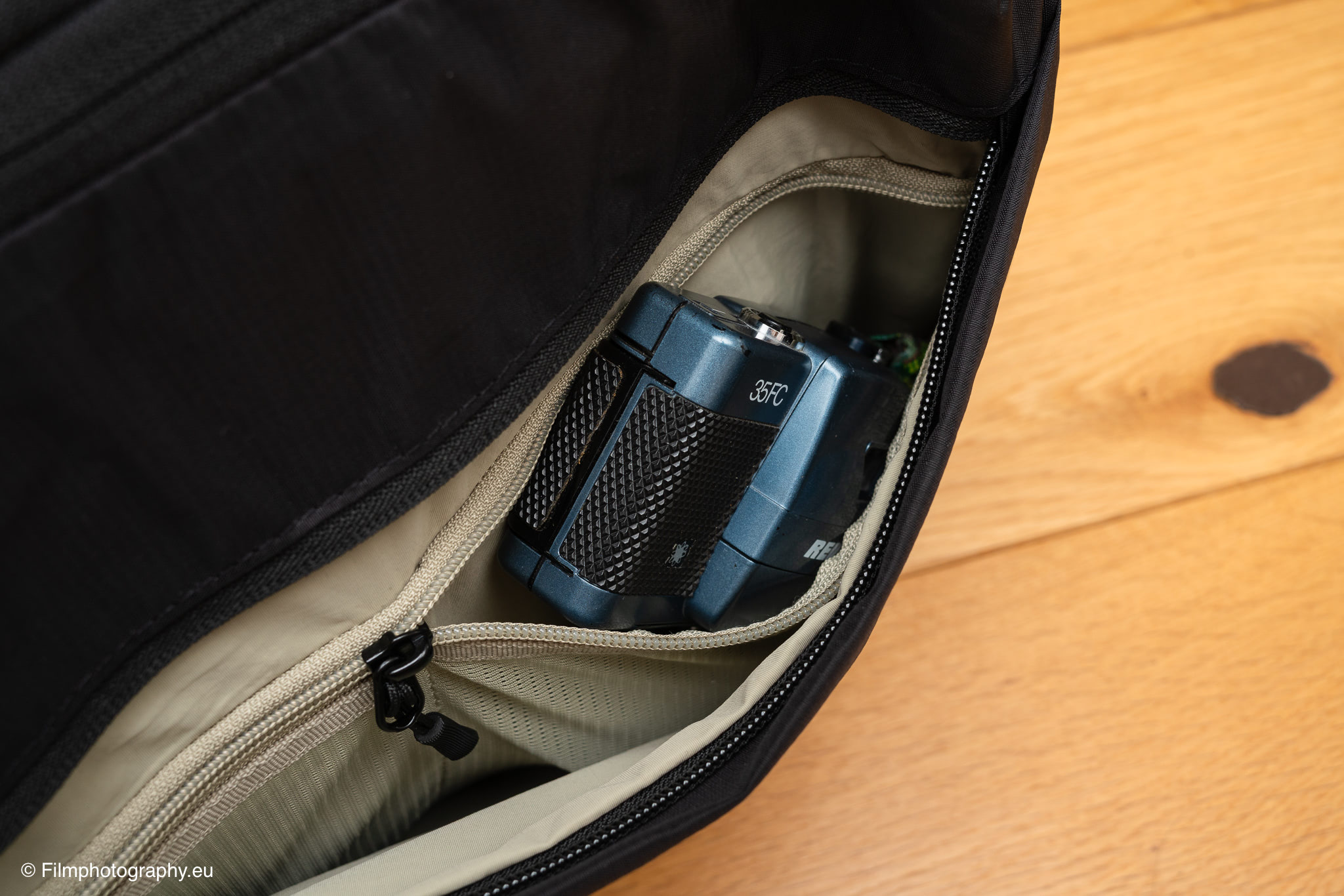 almond-oak-expandable-travel-backpack-review-photographer