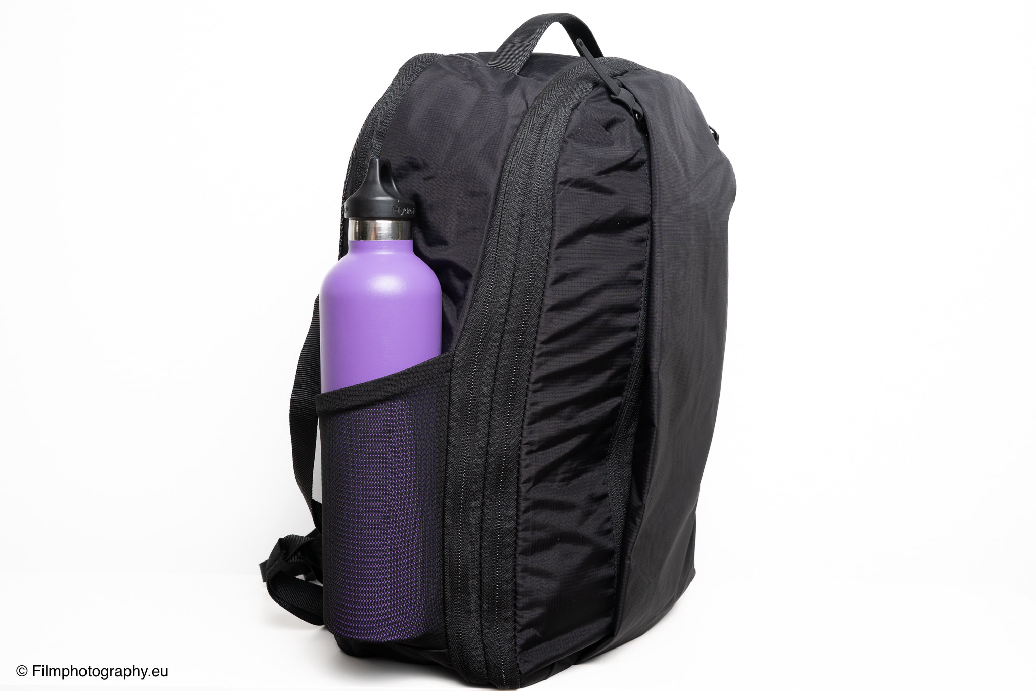almond-oak-expandable-travel-backpack-review-water-bottle