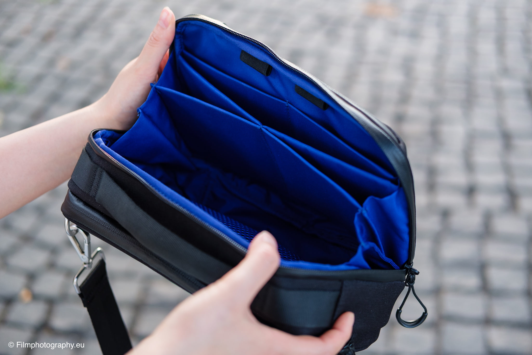 collect-paris-utility-sling-bag-review-photographer-1