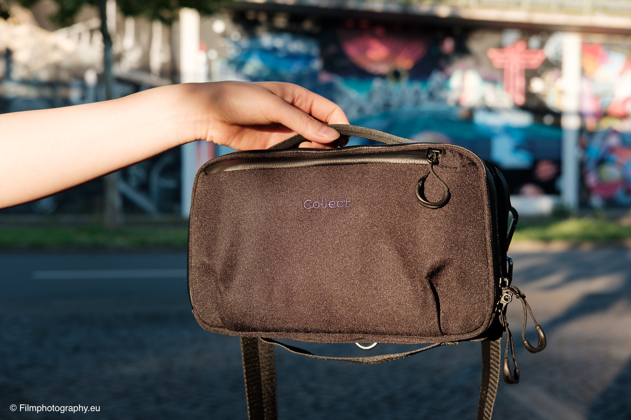 collect-paris-utility-sling-bag-review-photographer-4