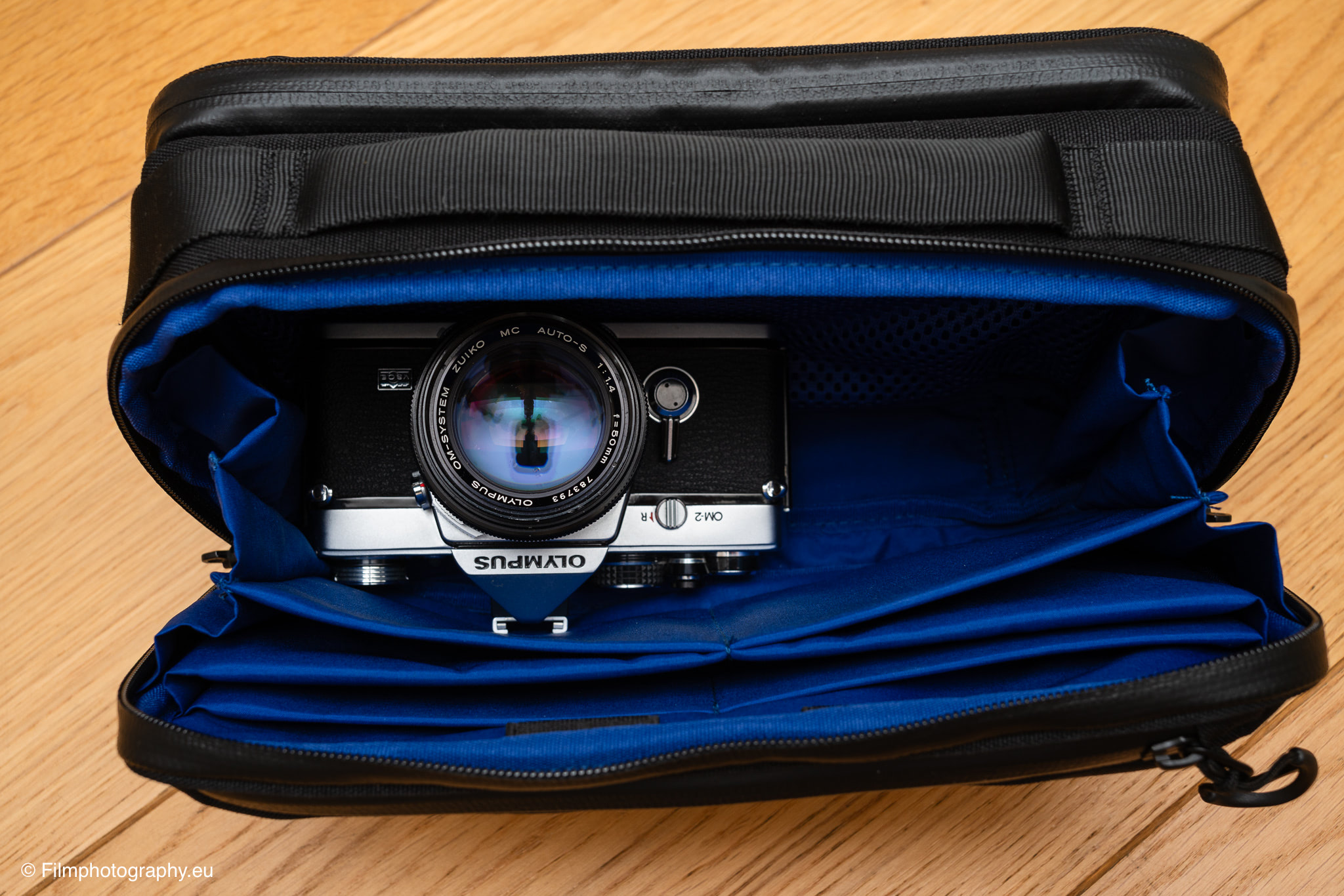 collect-utility-sling-bag-review-slr-camera