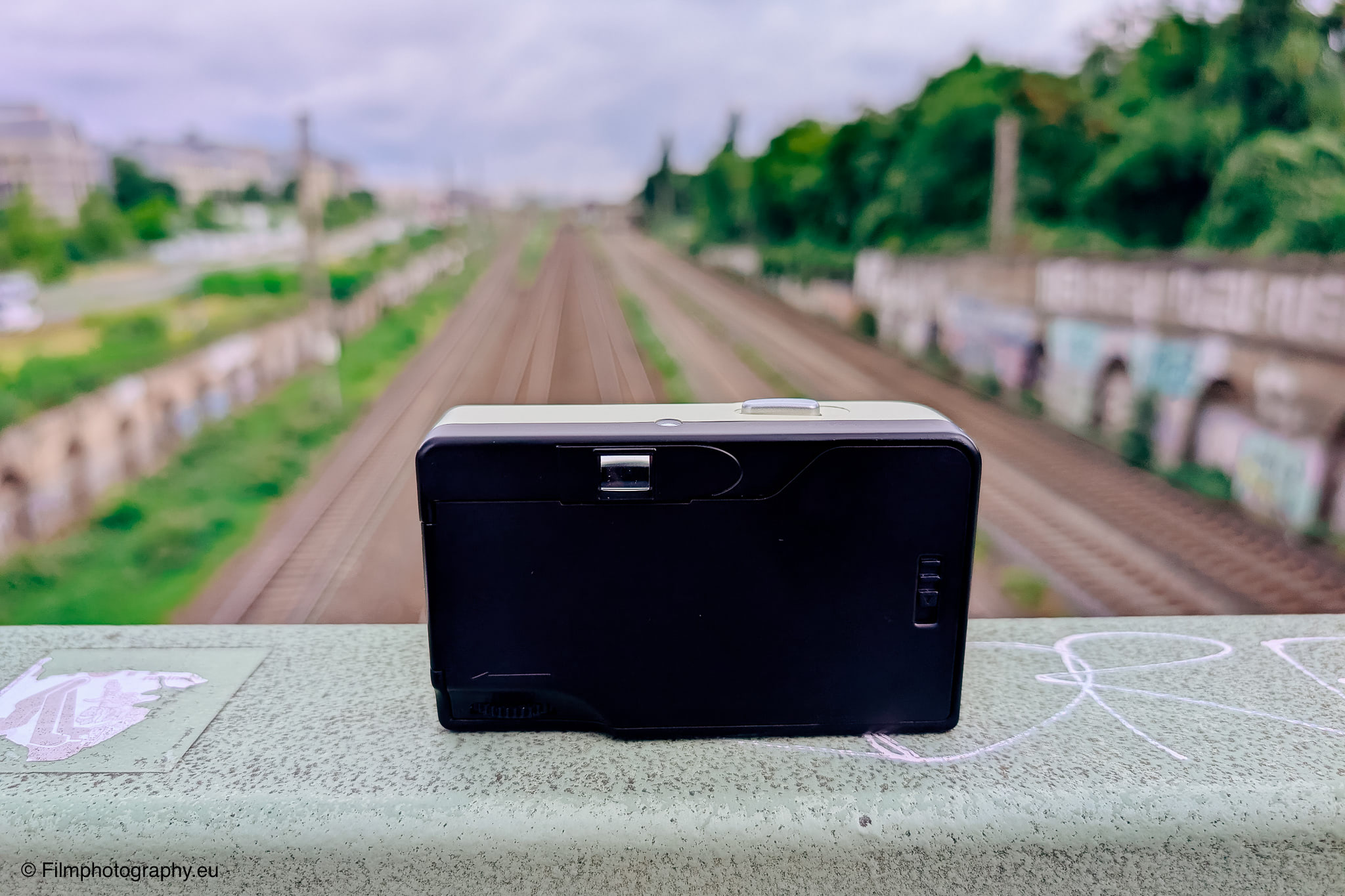 reto-ultra-wide-slim-35mm-camera-review-4