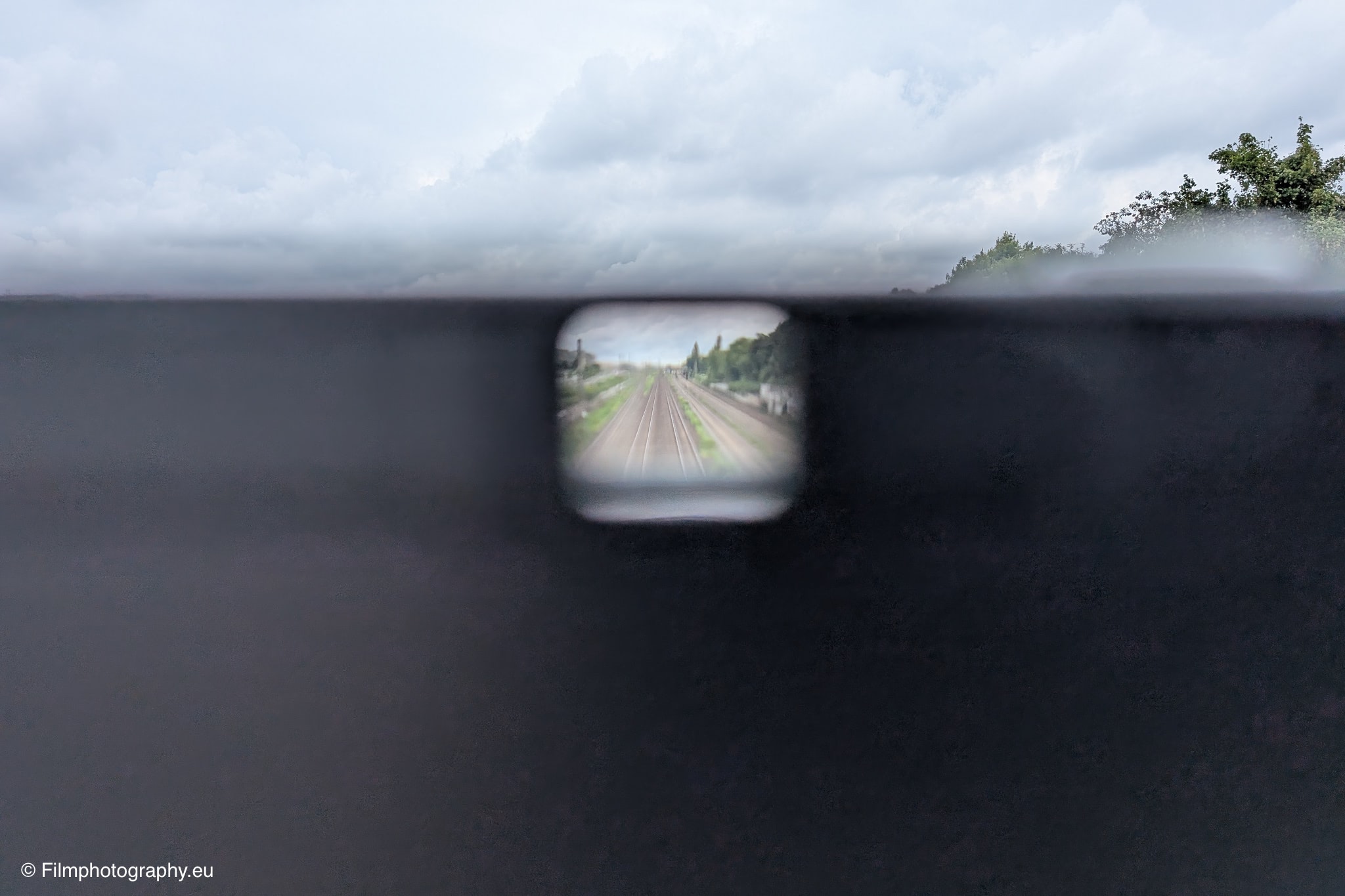 reto-ultra-wide-slim-35mm-camera-review-viewfinder