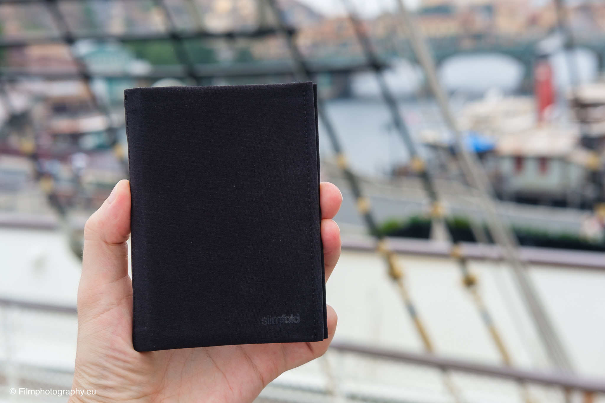 slimfold-minimalist-thin-passport-wallet-review-11