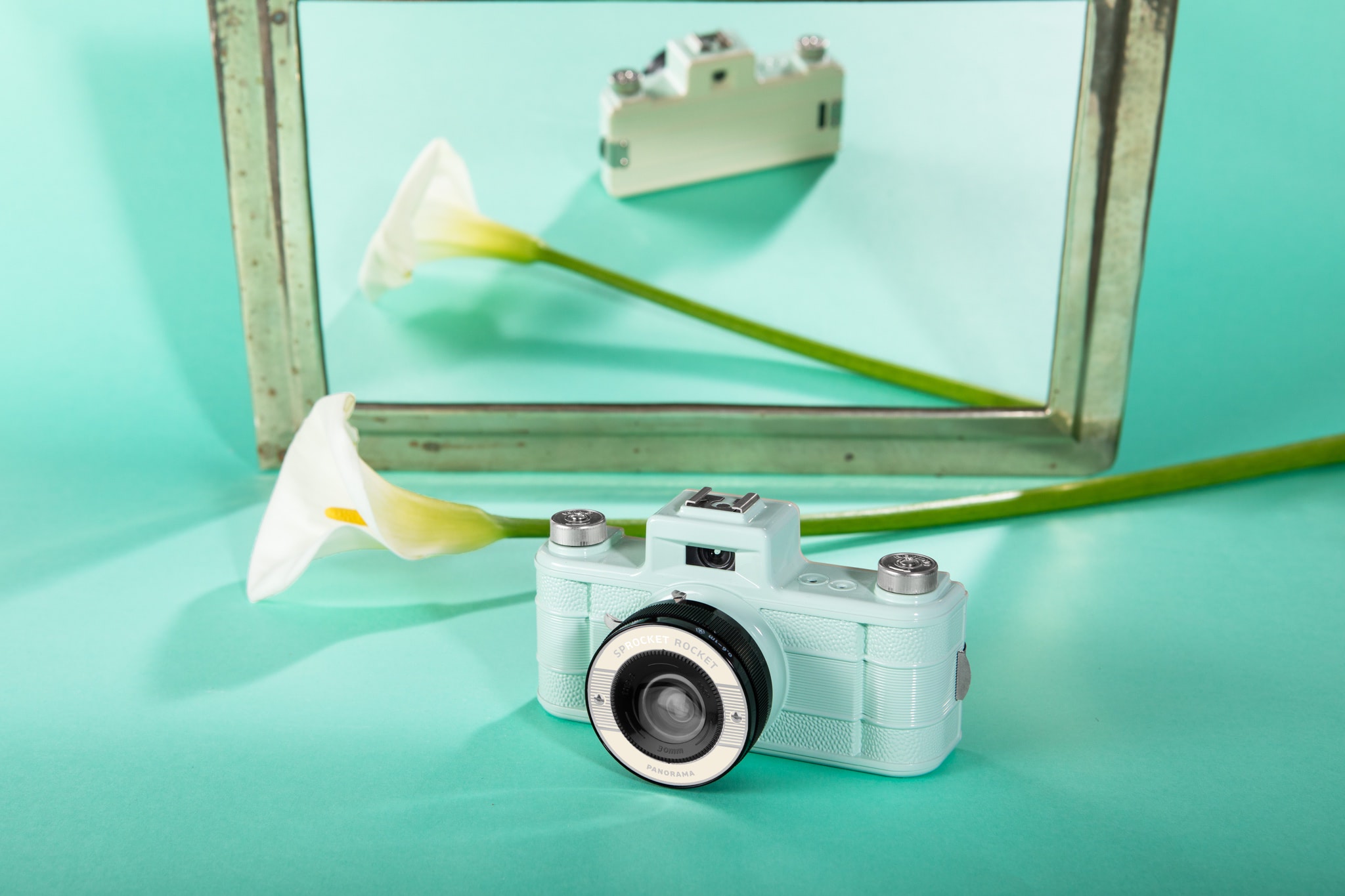 lomography-sprocket-rocket-mint-fusion-1