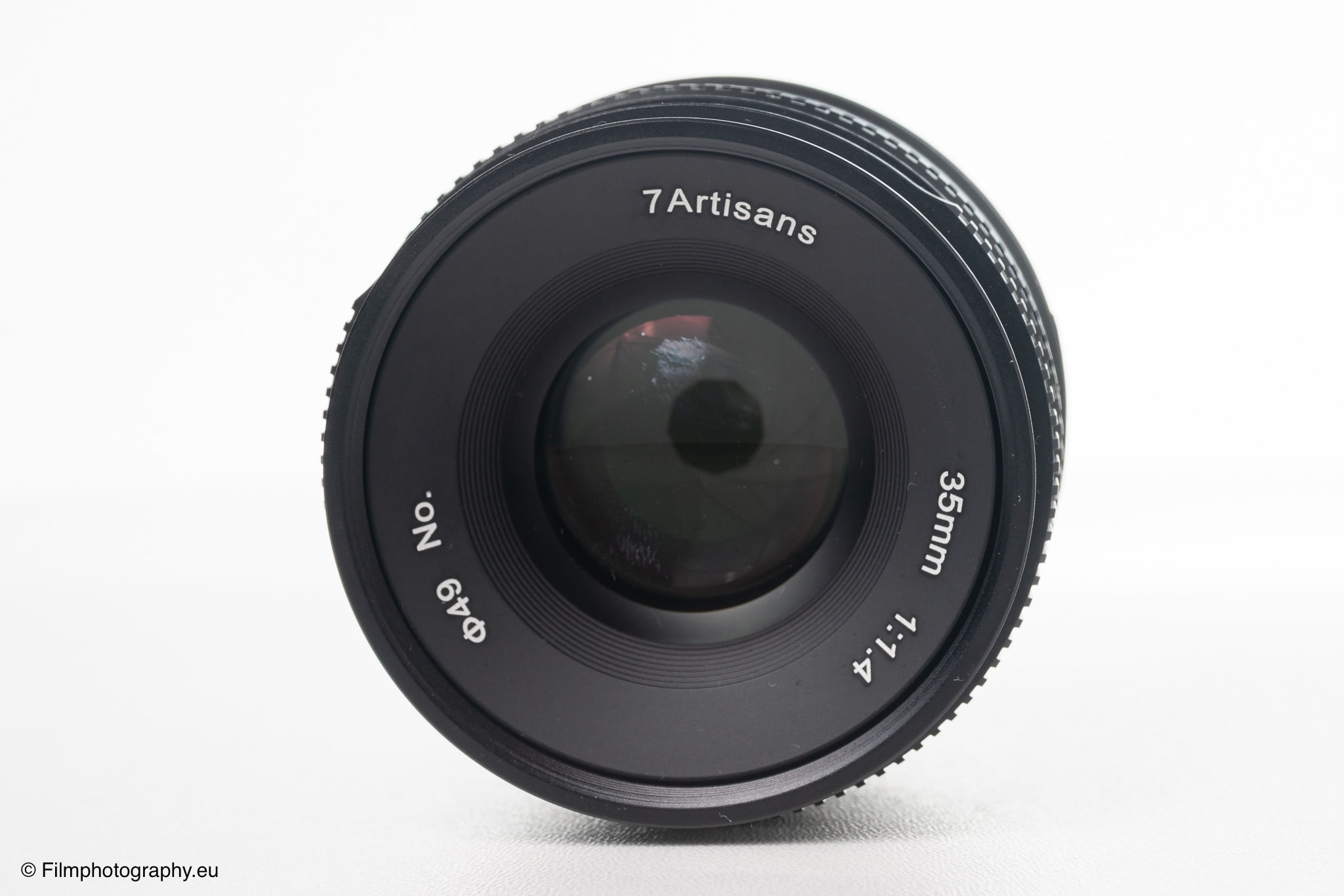 7artisans-mf-35mm-f-1-4-camera-lens-2